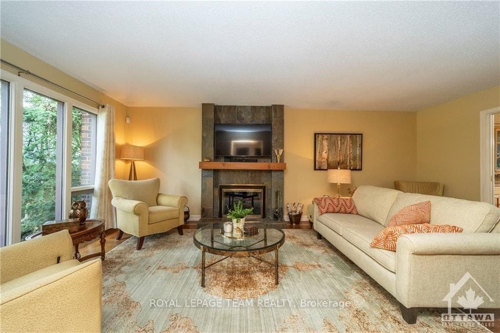 19 RUTHERFORD Crescent photo 4