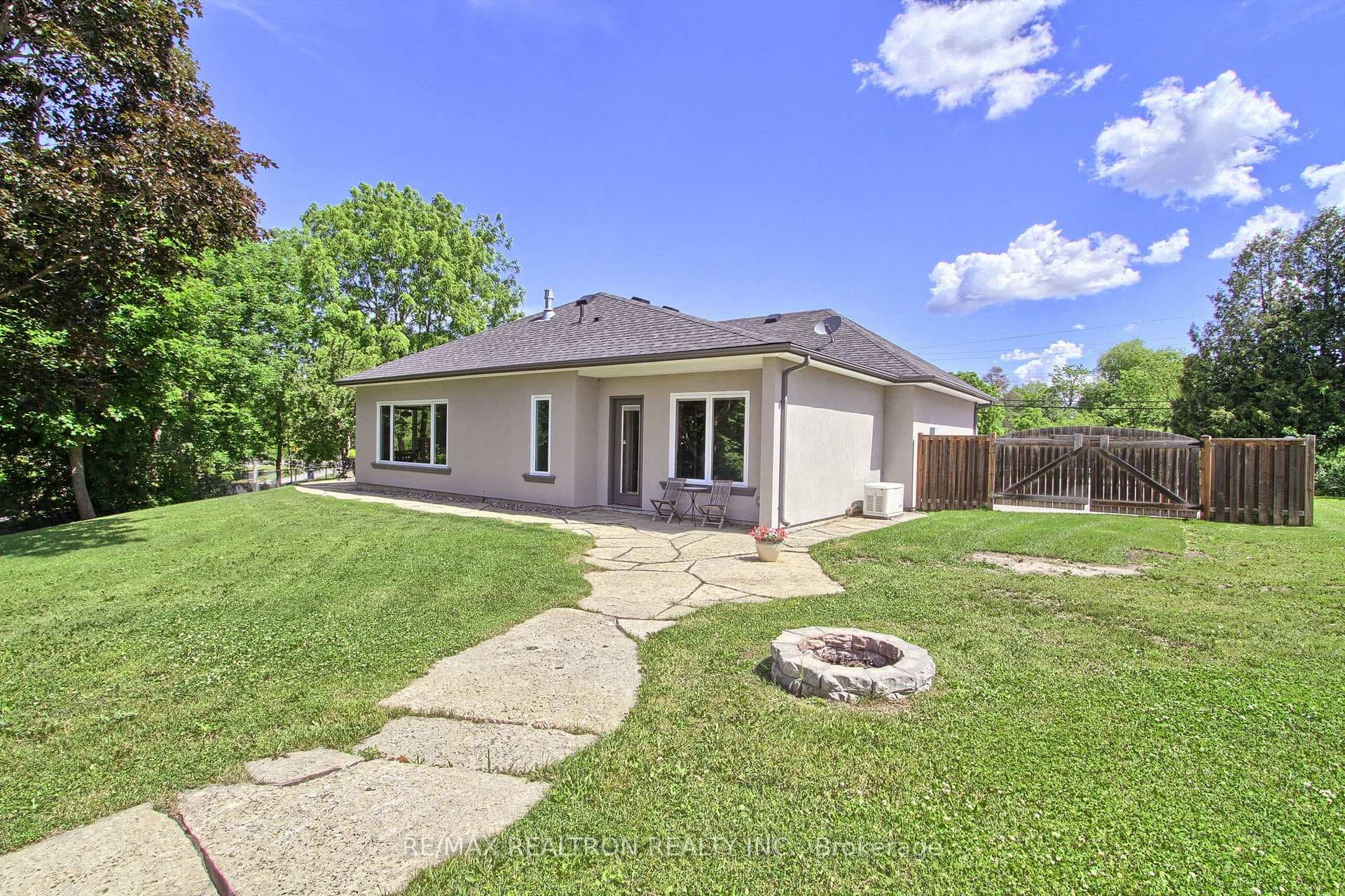 203 Pefferlaw Road photo 24