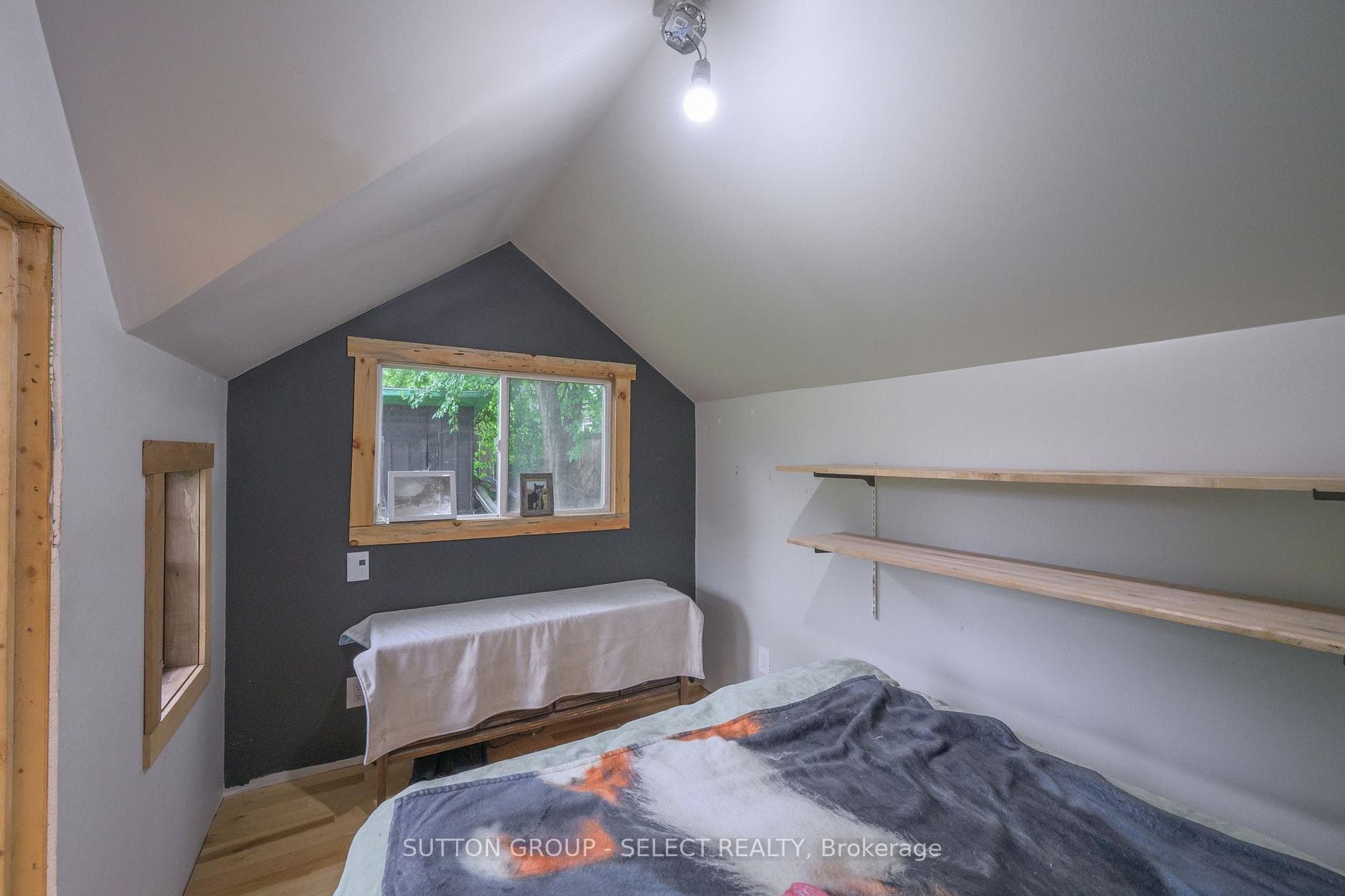 152 Elm Street photo 18
