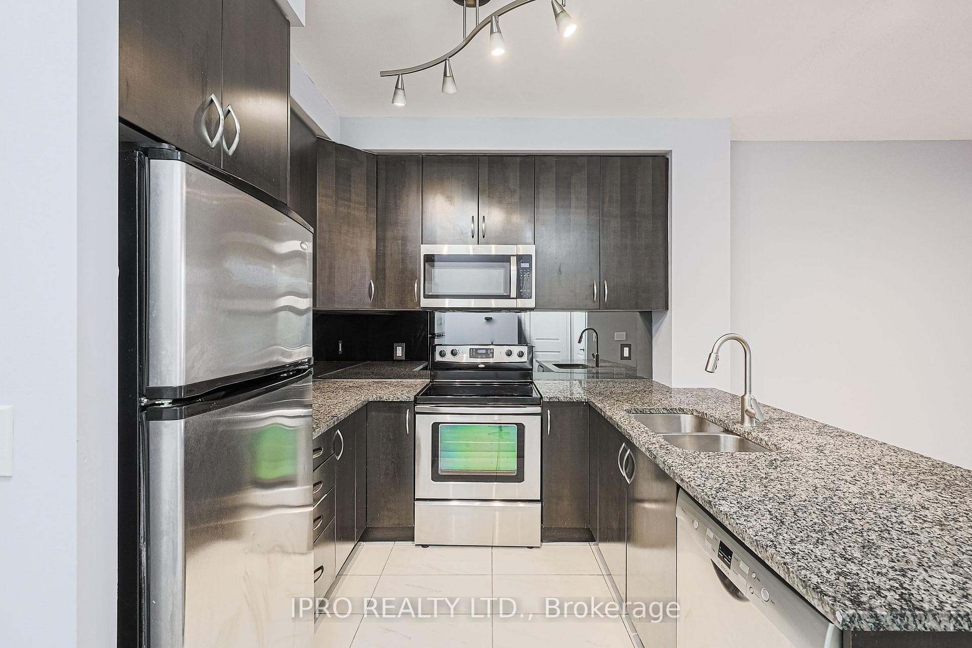 9235 Jane Street Unit 202 photo 11
