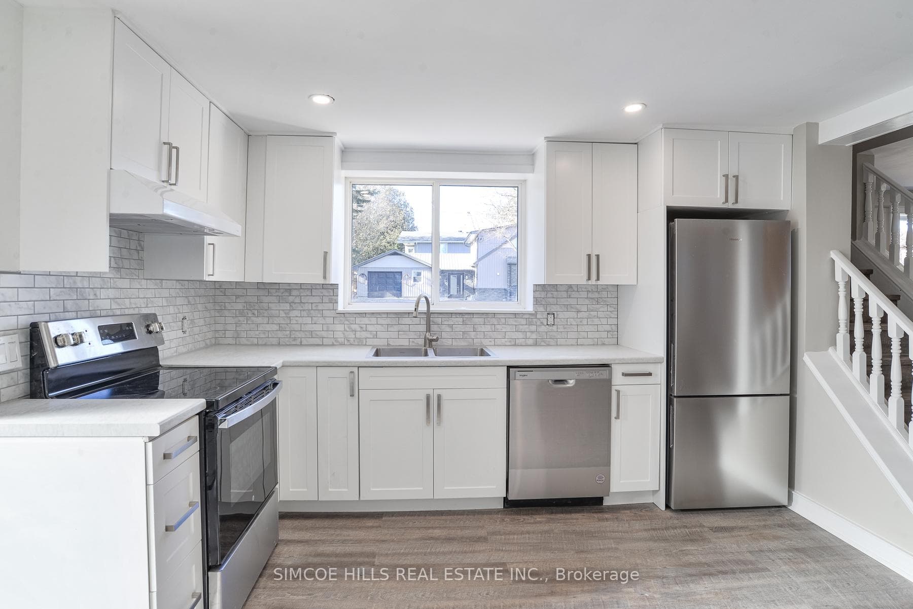 Kitchen - new S/S appl, 2 built in pantry cupboard