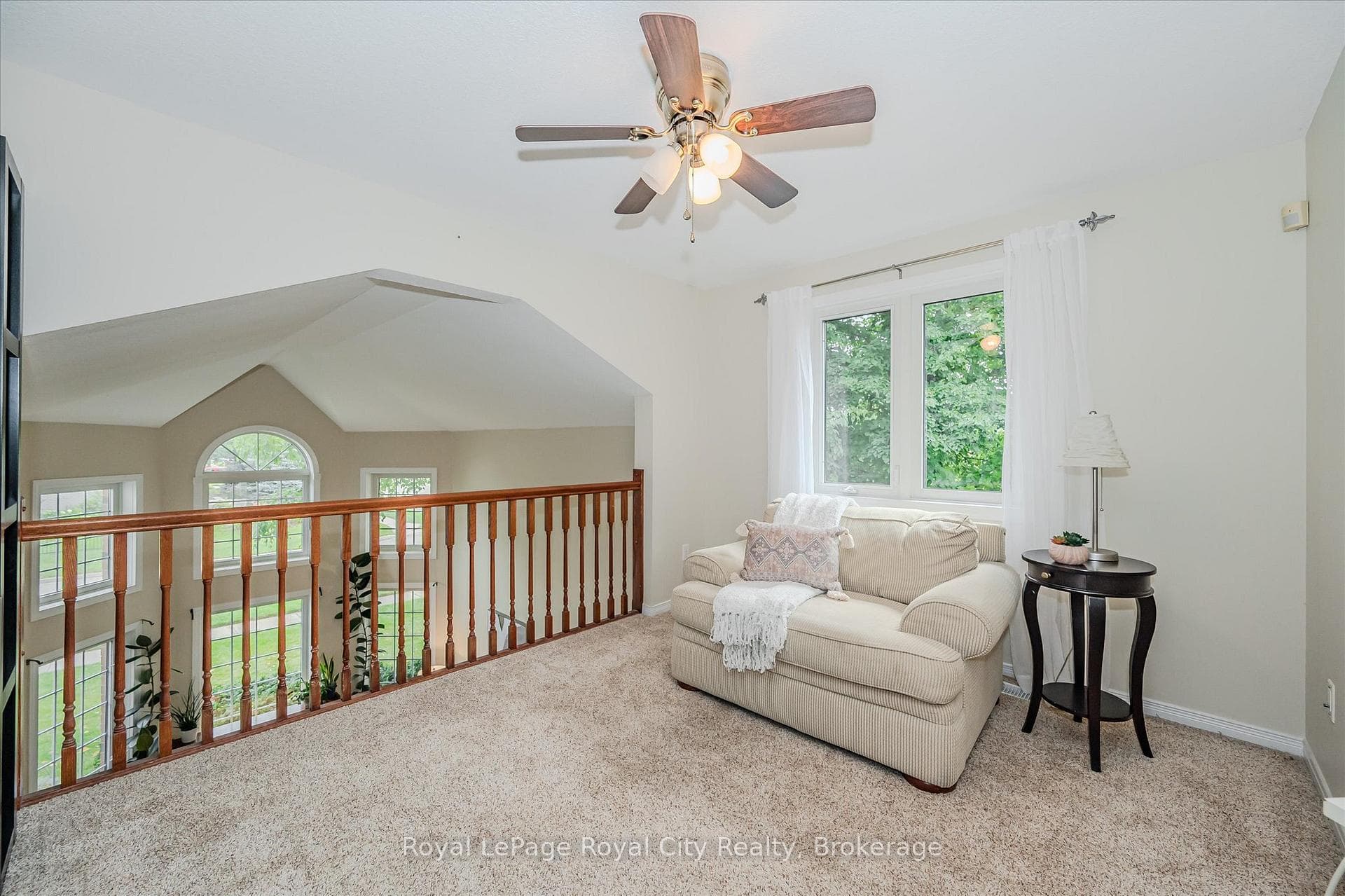 2 Oakridge Crescent photo 33