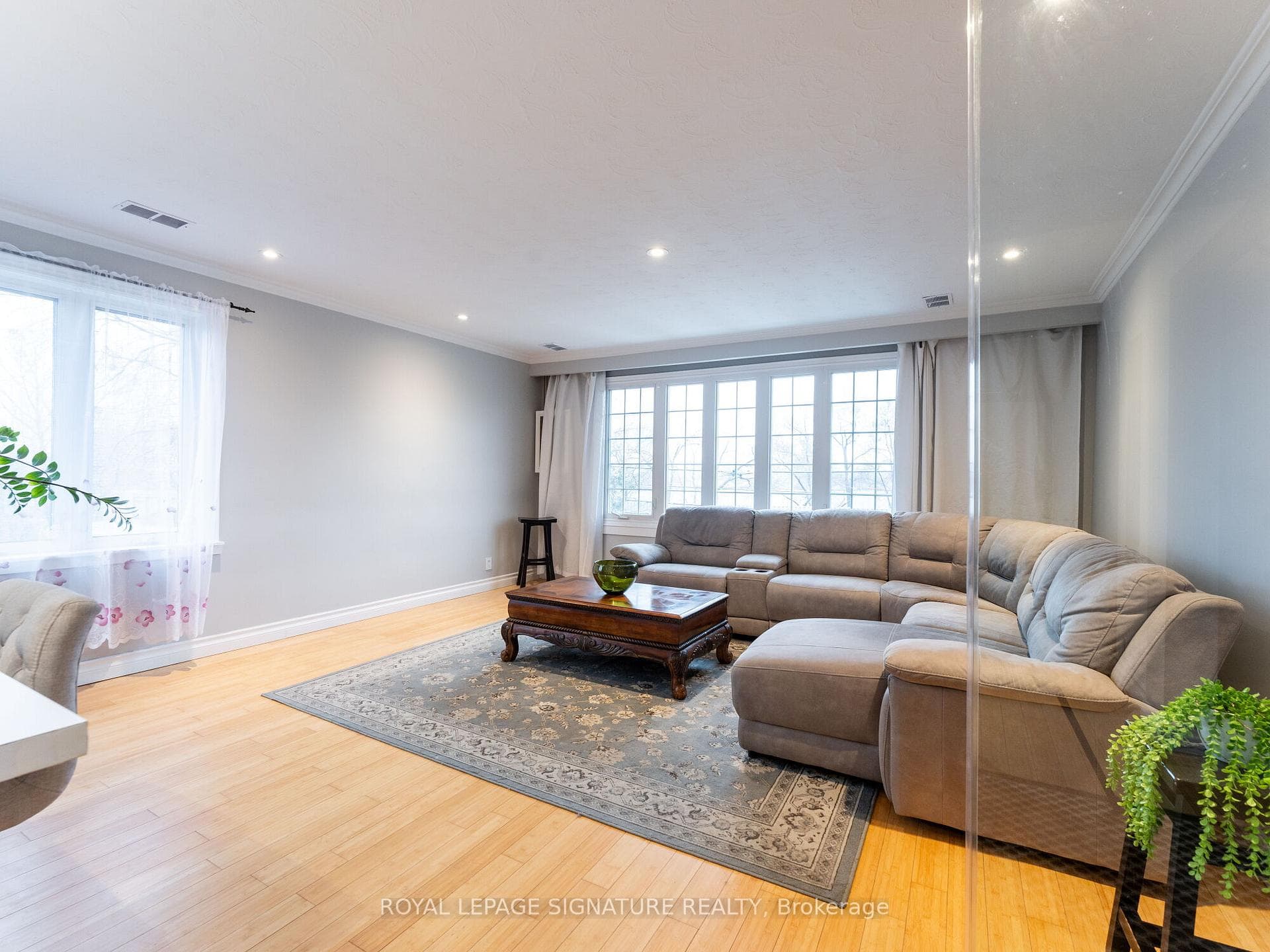 40 Mendota Road Unit Upper photo 4