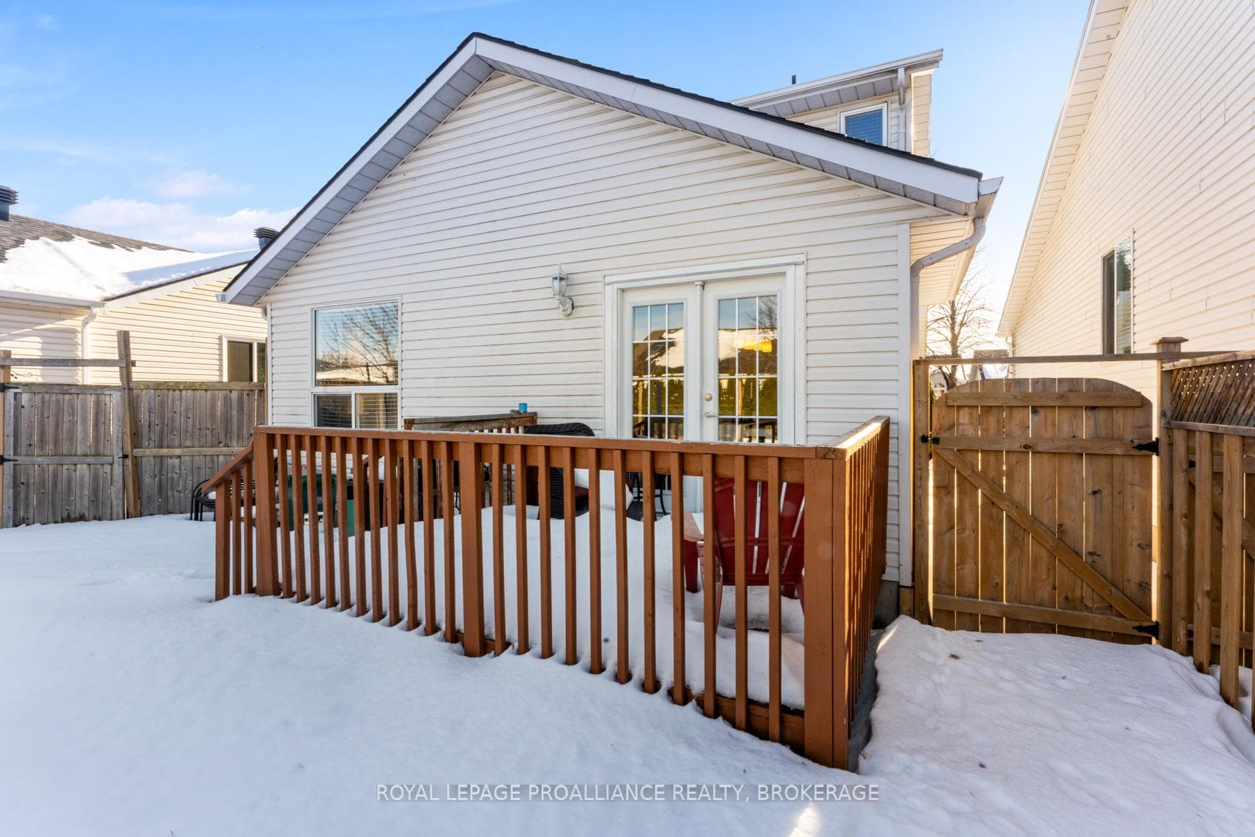 469 Freeman Crescent photo 46