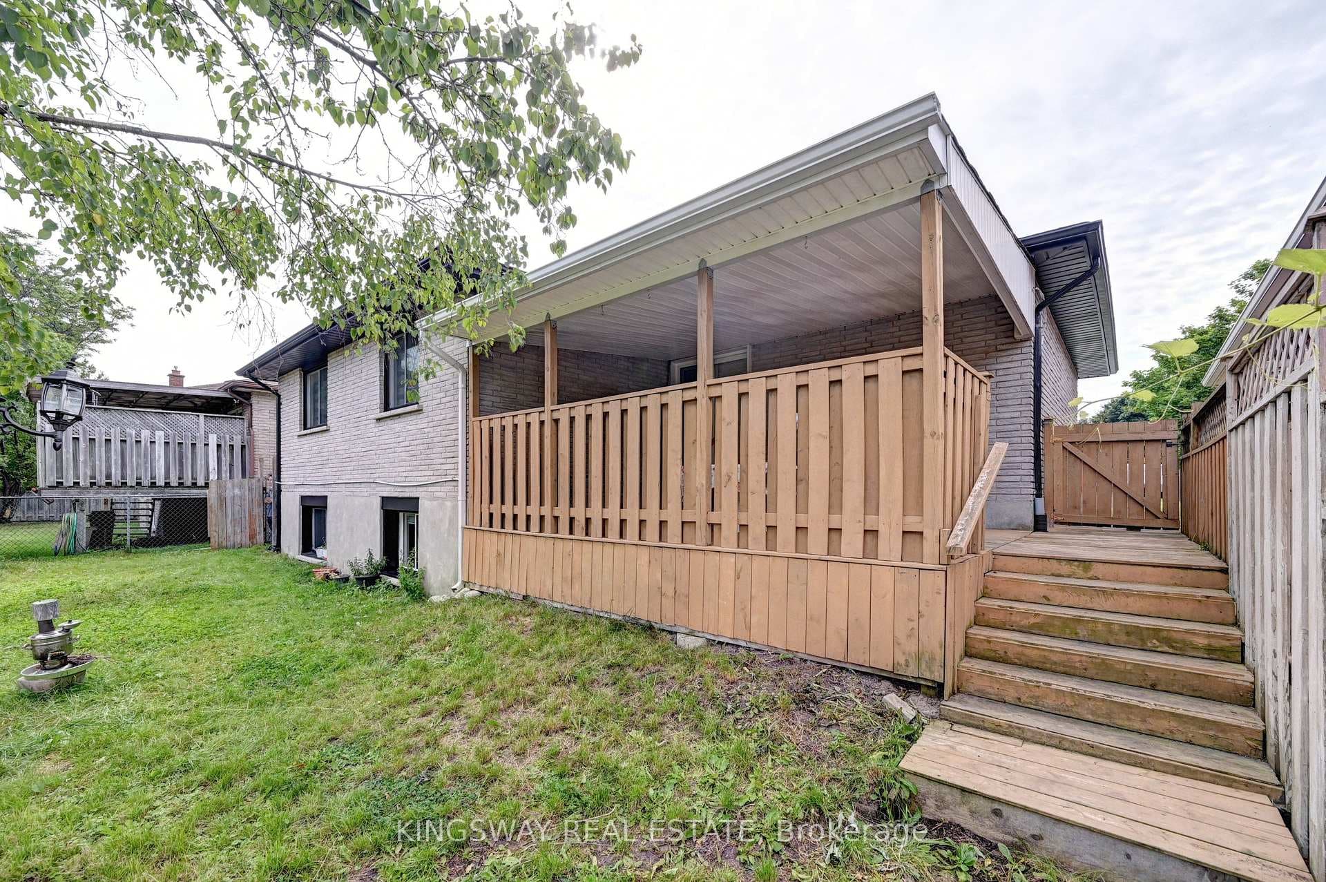 300 BLACKWELL Drive photo 36