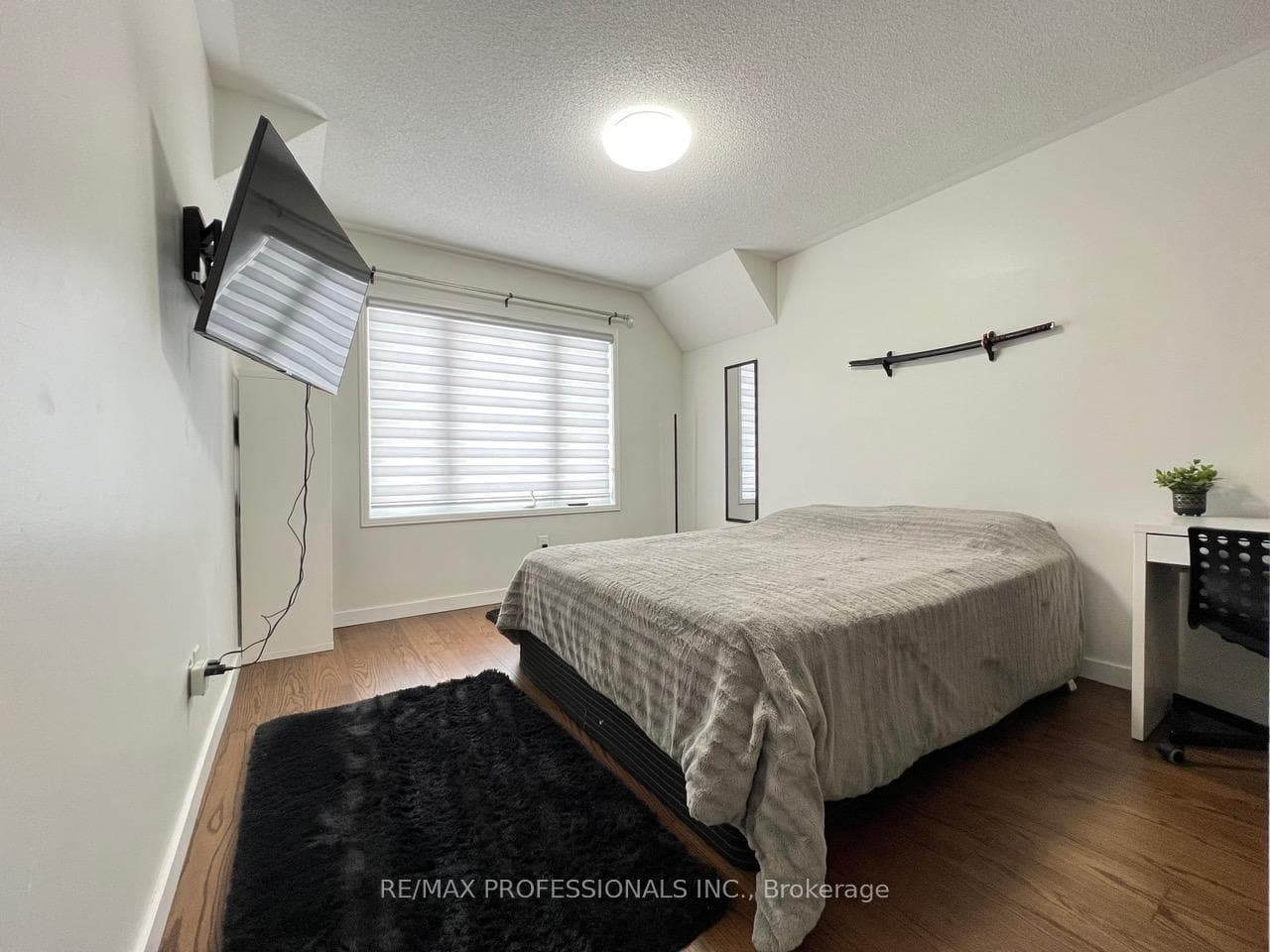 49 Liberty Crescent photo 33