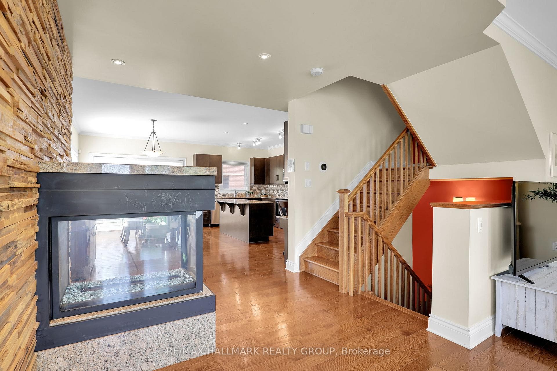 3356 CARLING Avenue photo 12