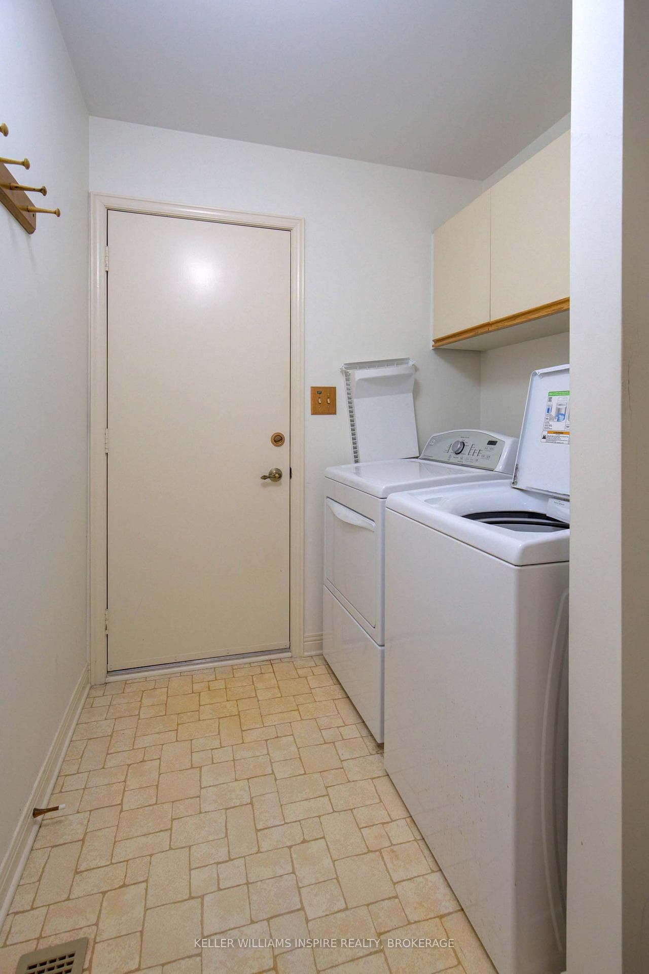 103 Jane Avenue photo 32