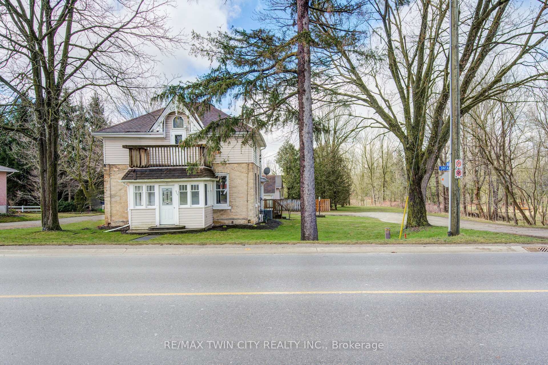 226 ONTARIO Road photo 2
