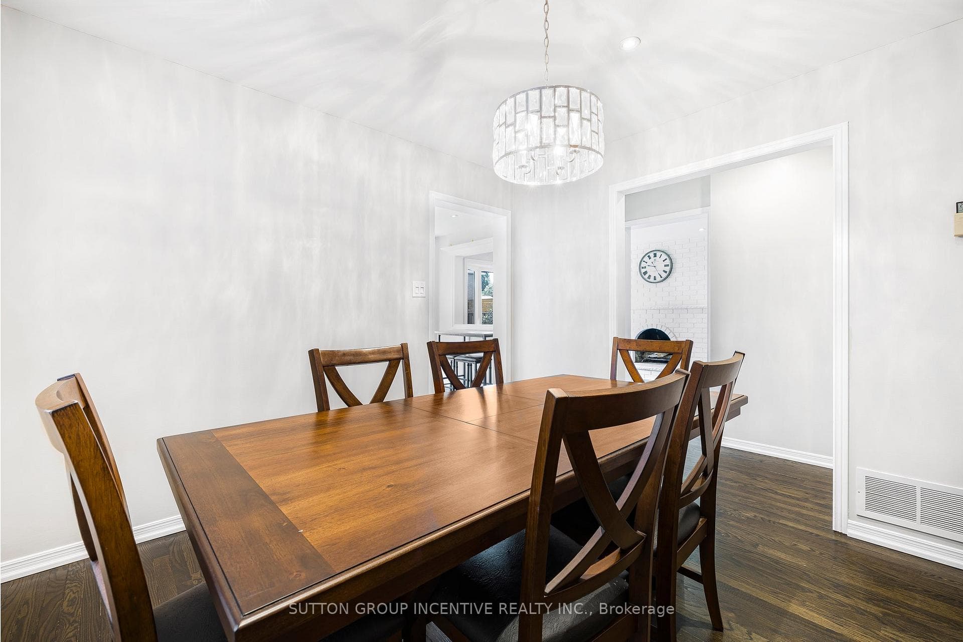 375 Millard Street photo 10