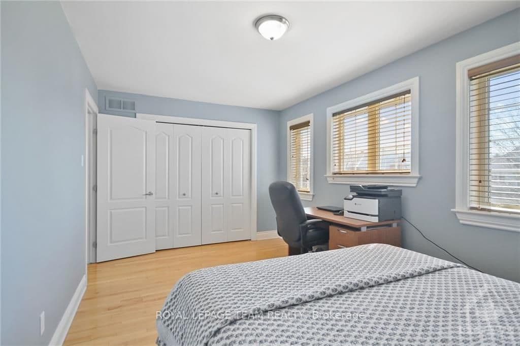 128 OAKFIELD Crescent photo 21