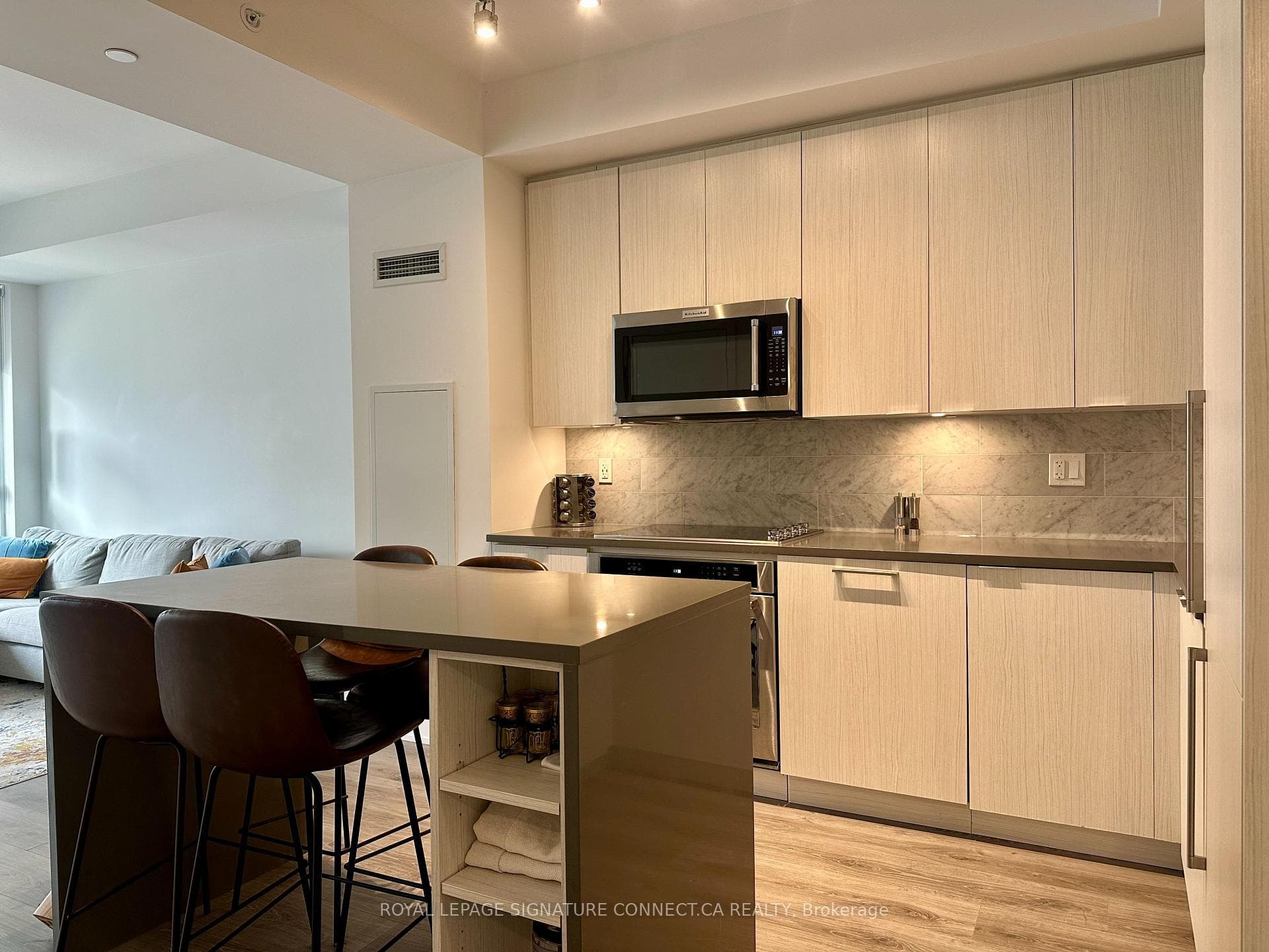 38 Iannuzzi Street Unit 528 photo 5
