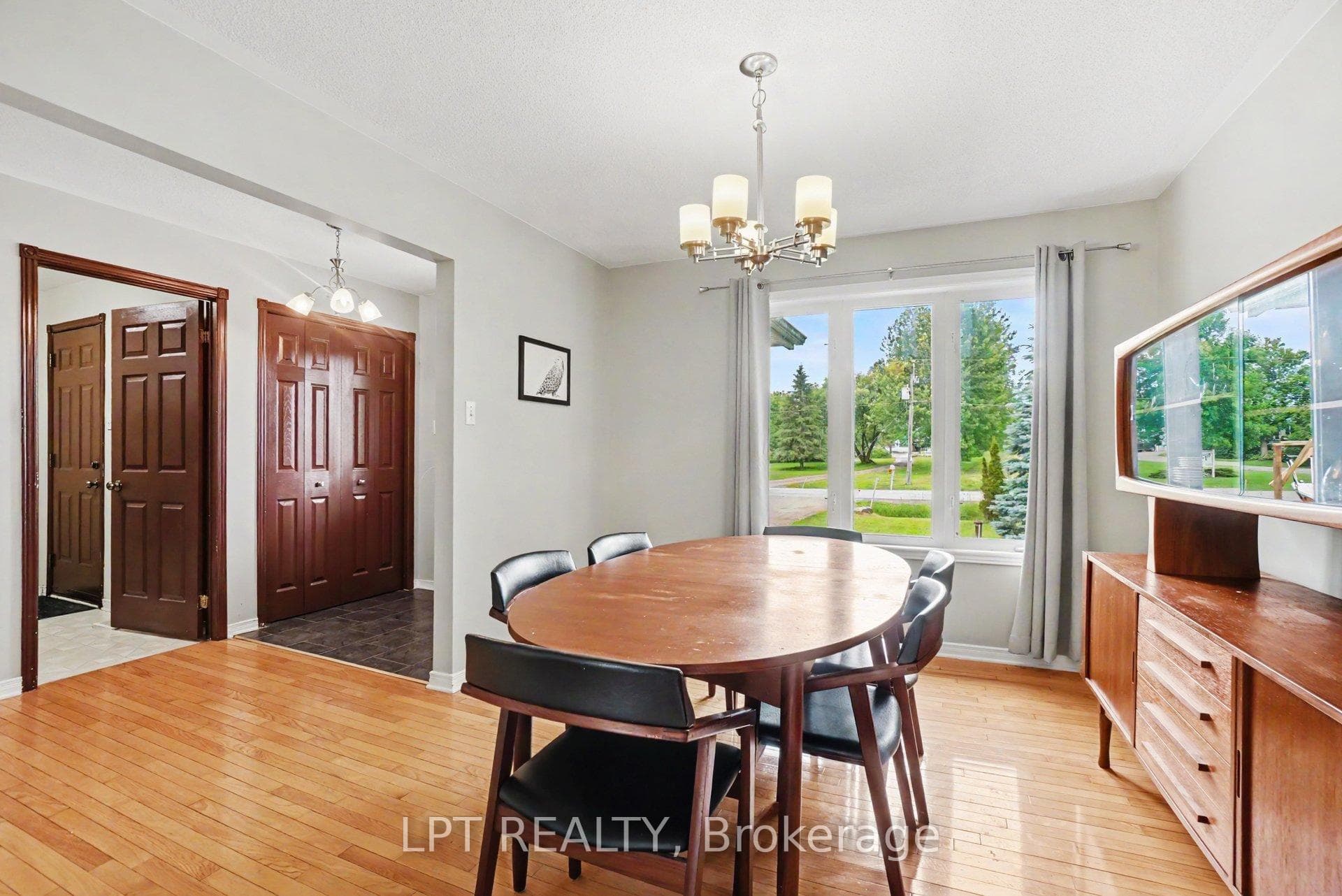3898 Etienne Road photo 22