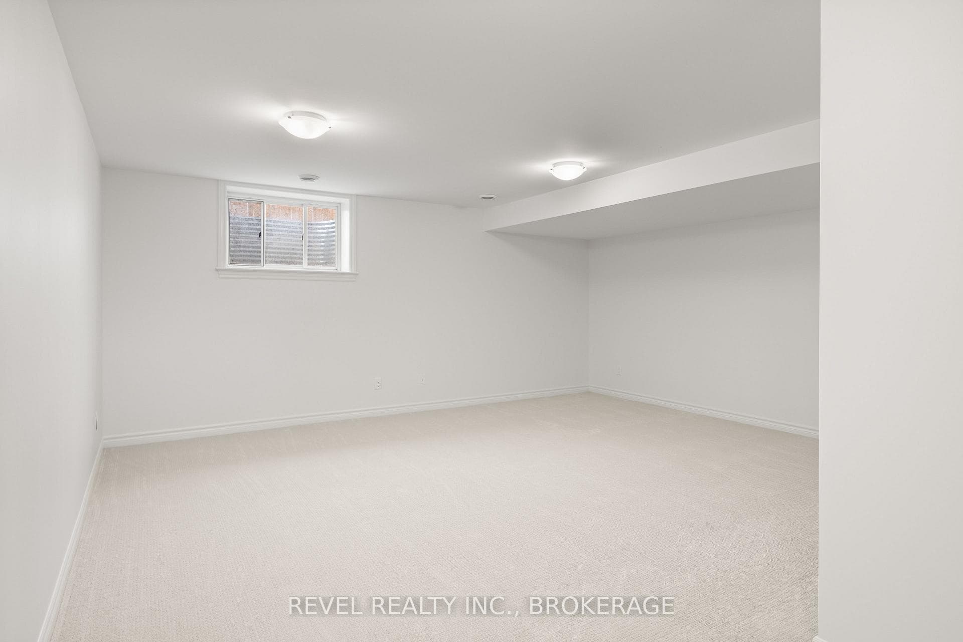 1075 Barrow Avenue photo 13