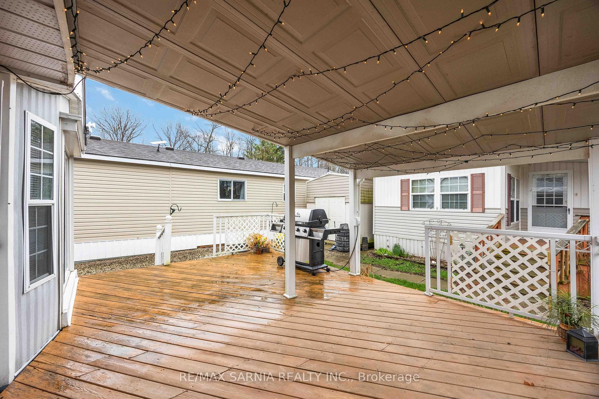 4895 Lakeshore Road Unit A42 photo 27
