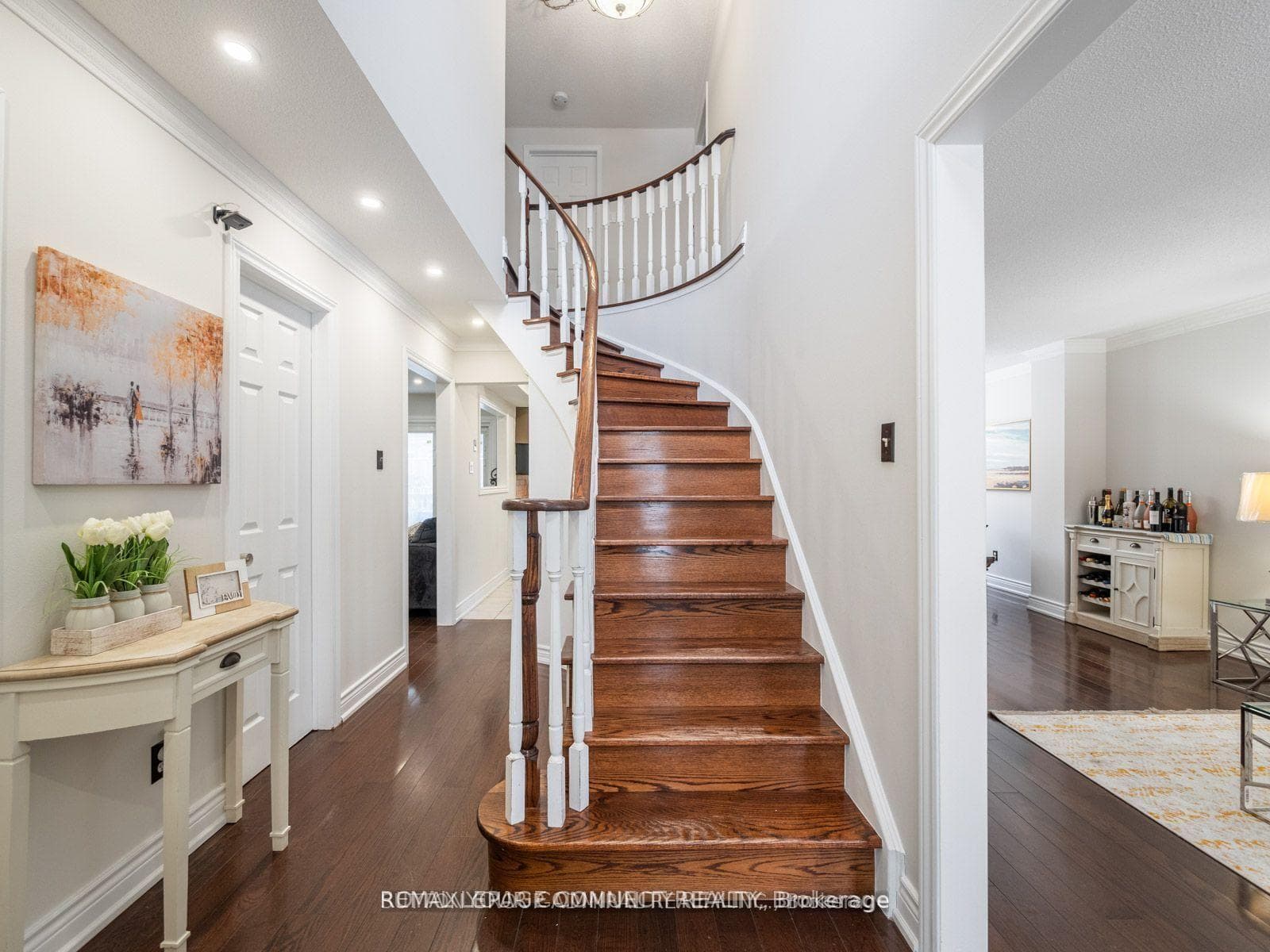 1552 Dellbrook Avenue photo 3