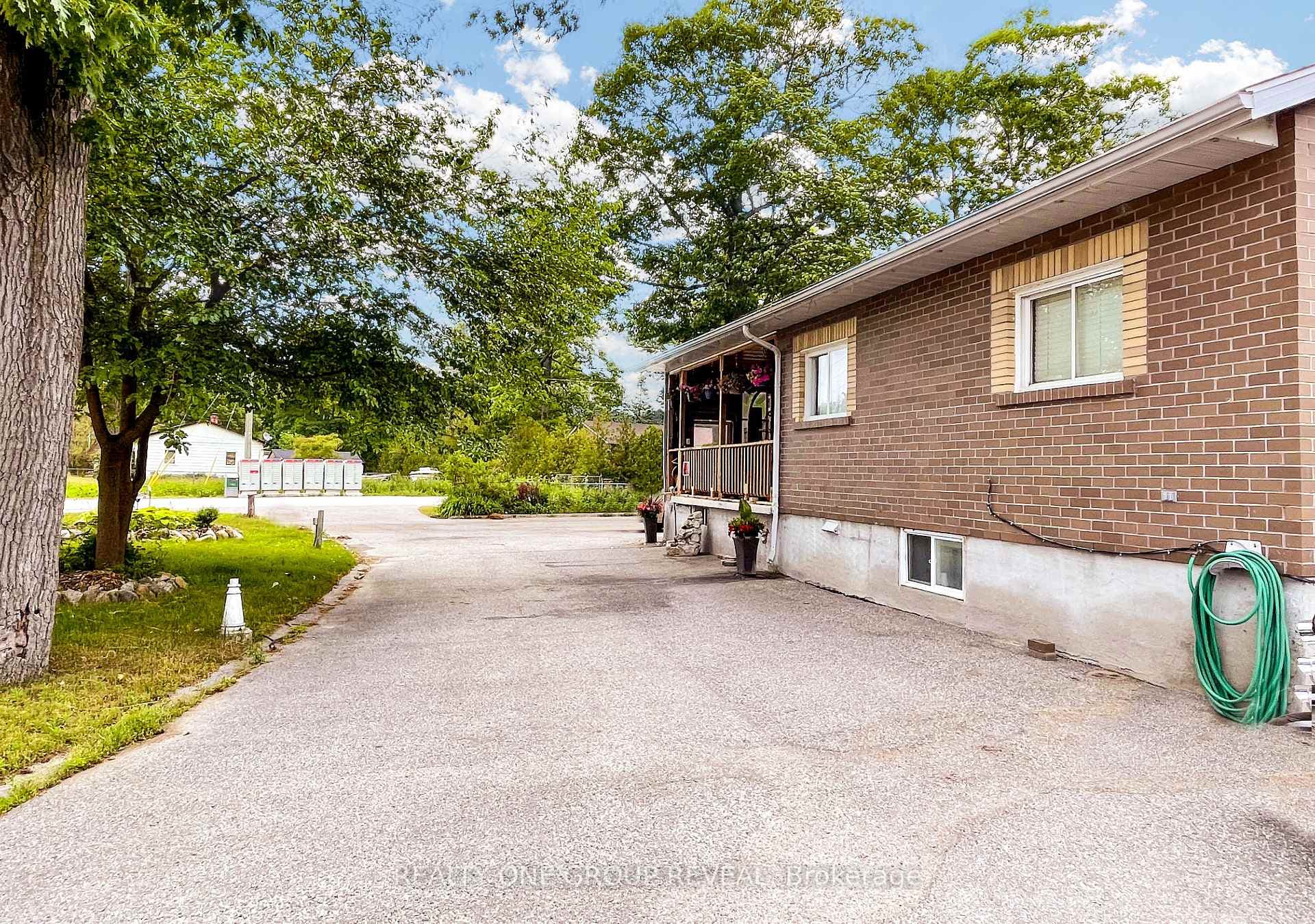 1519 River Road photo 2