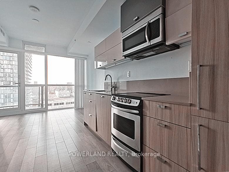 290 Adelaide Street Unit 1403 photo 3