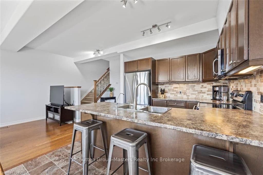 120 SIMURDA Court photo 14