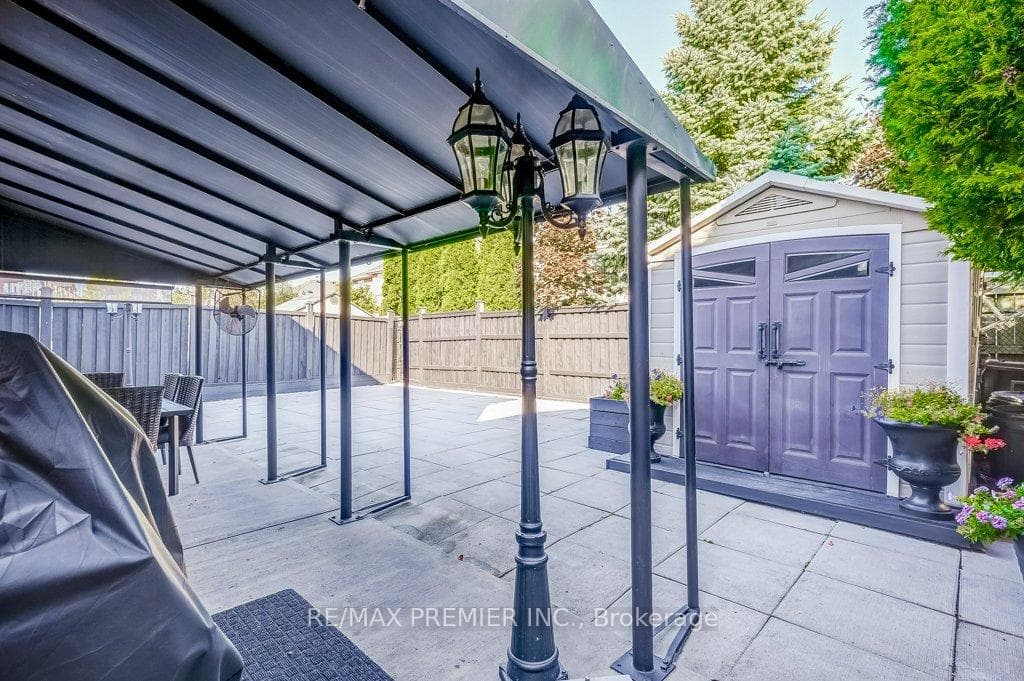 122 Monterey Road photo 39