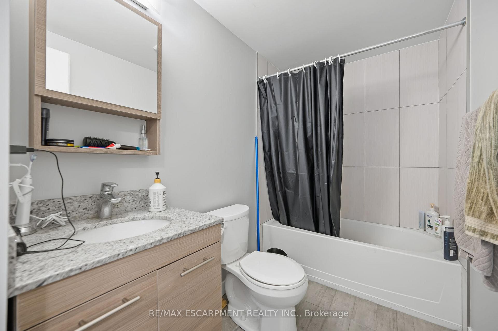 338 Albert Street Unit 212 photo 16