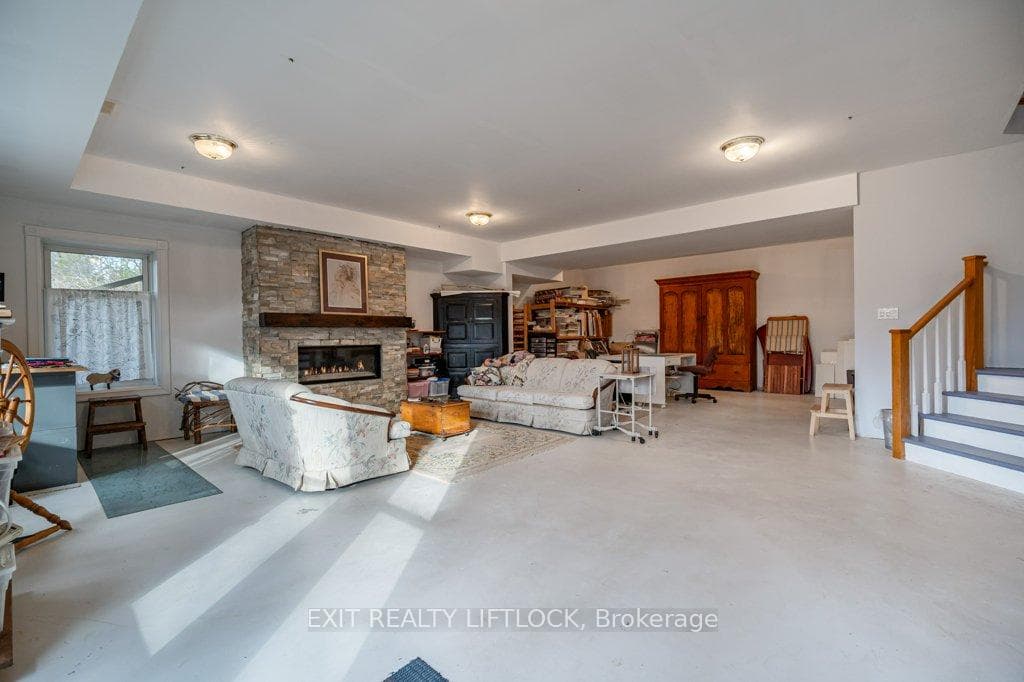 57 King Street photo 27