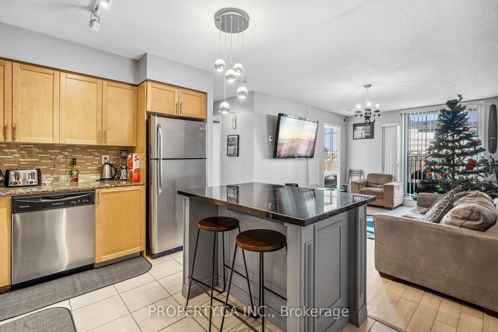 800 Lawrence Avenue Unit 306 photo 5