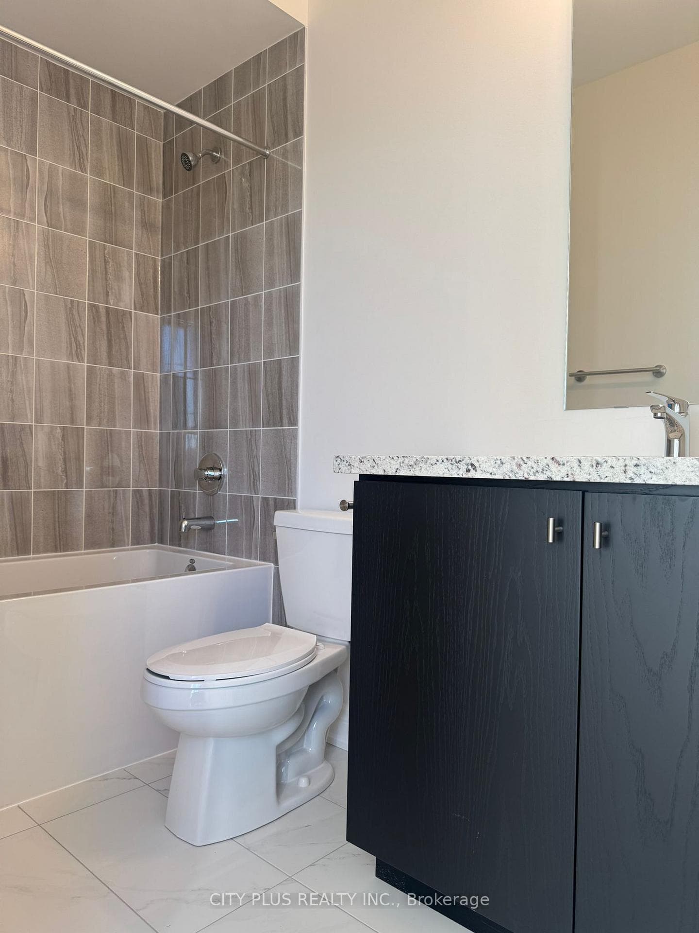 4pc Ensuite in Bedroom 2
