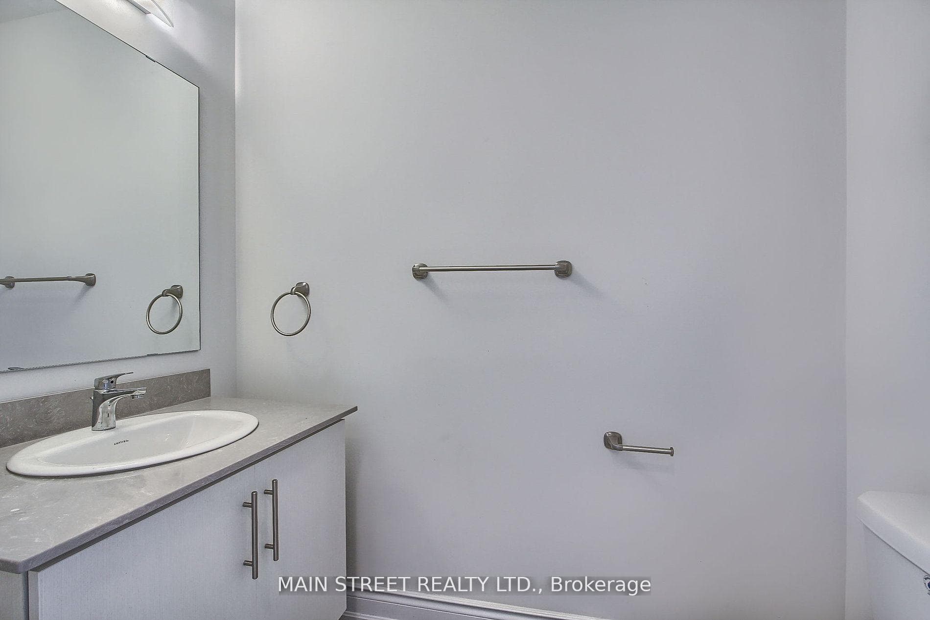 1492 Blackmore Street photo 23
