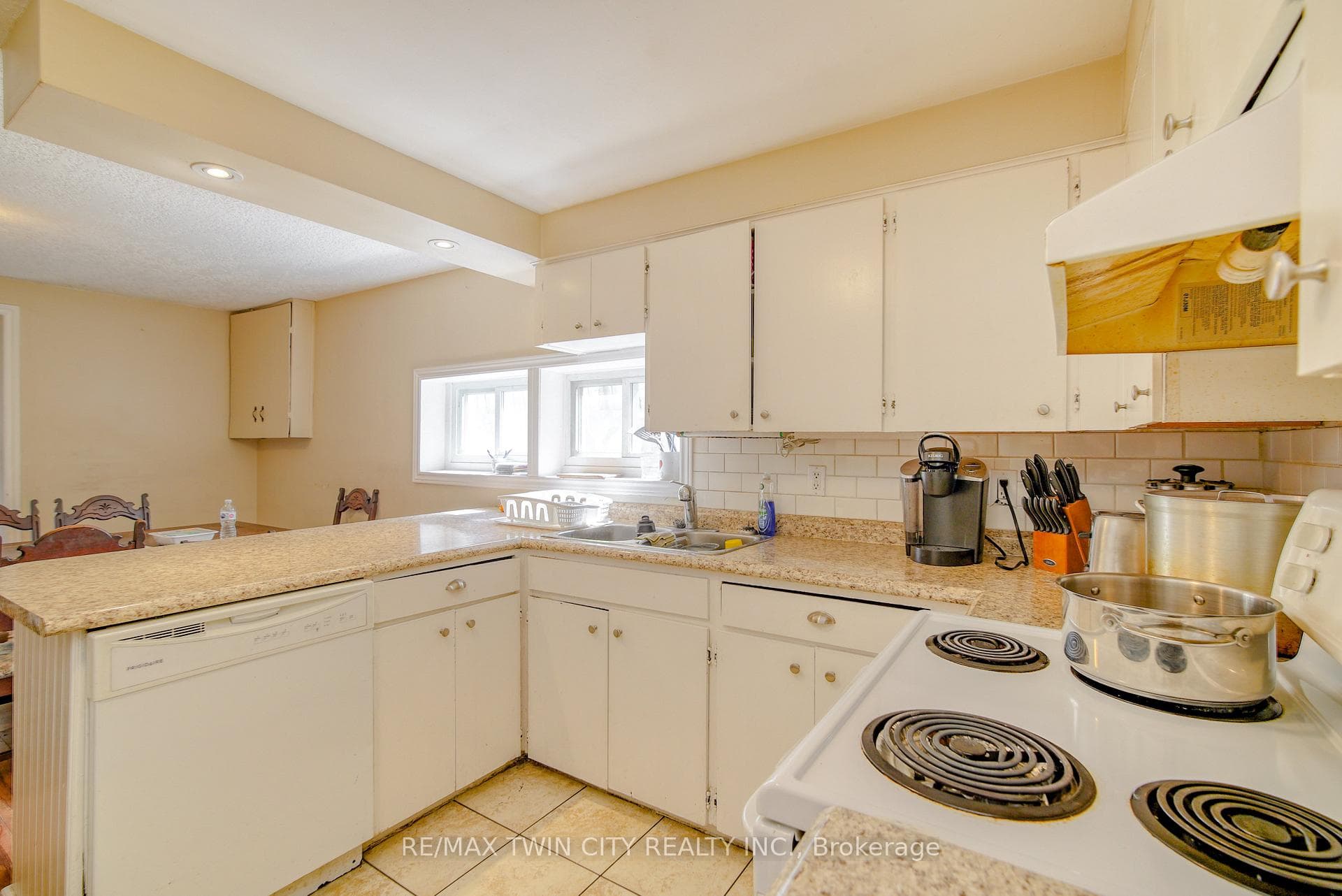 13 Brooklyne Road photo 8