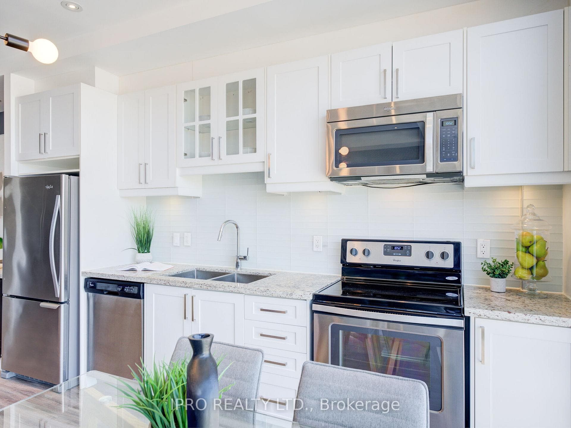 1003 Queen Street Unit 302 photo 17