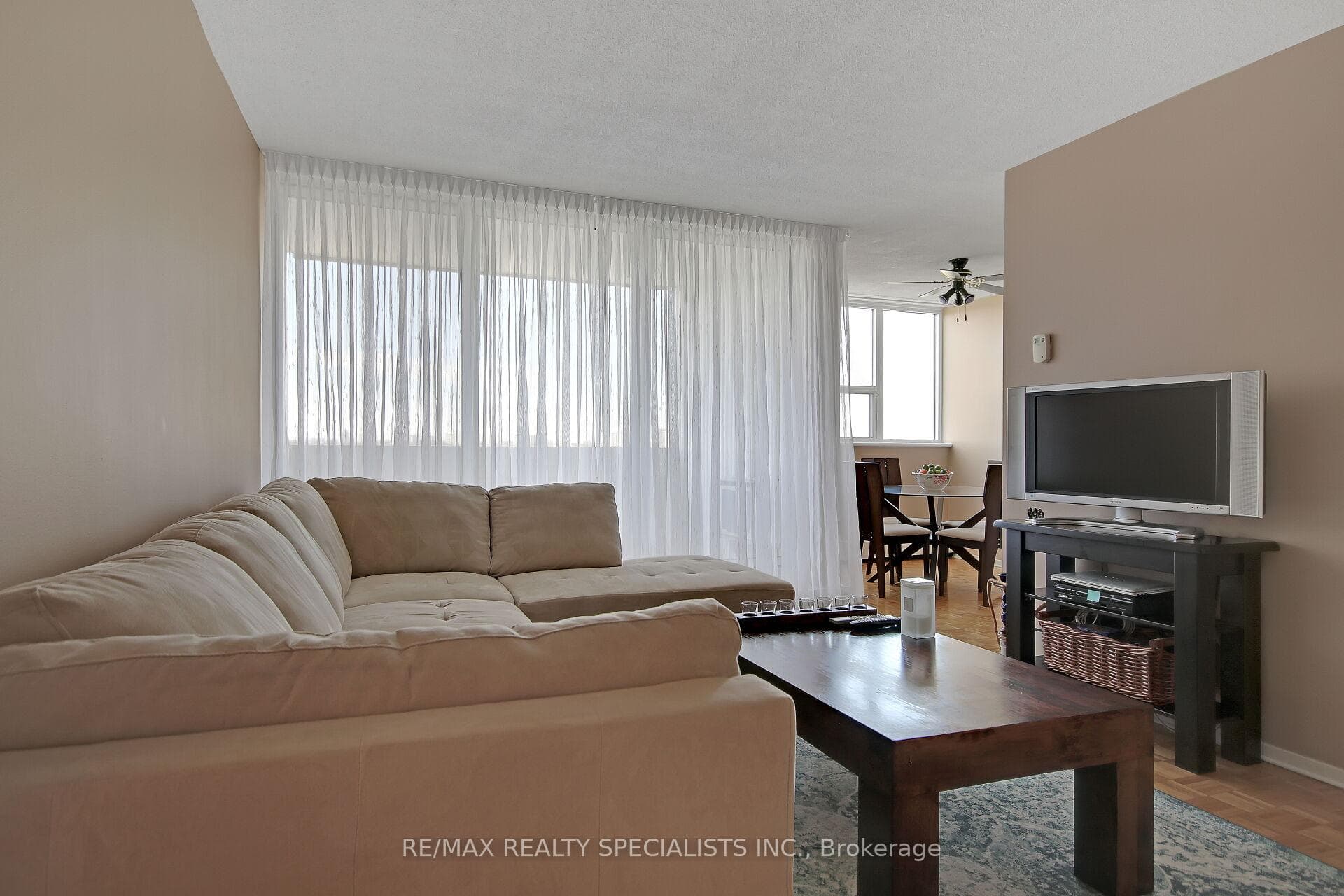 530 Lolita Gardens Unit 1511 photo 5