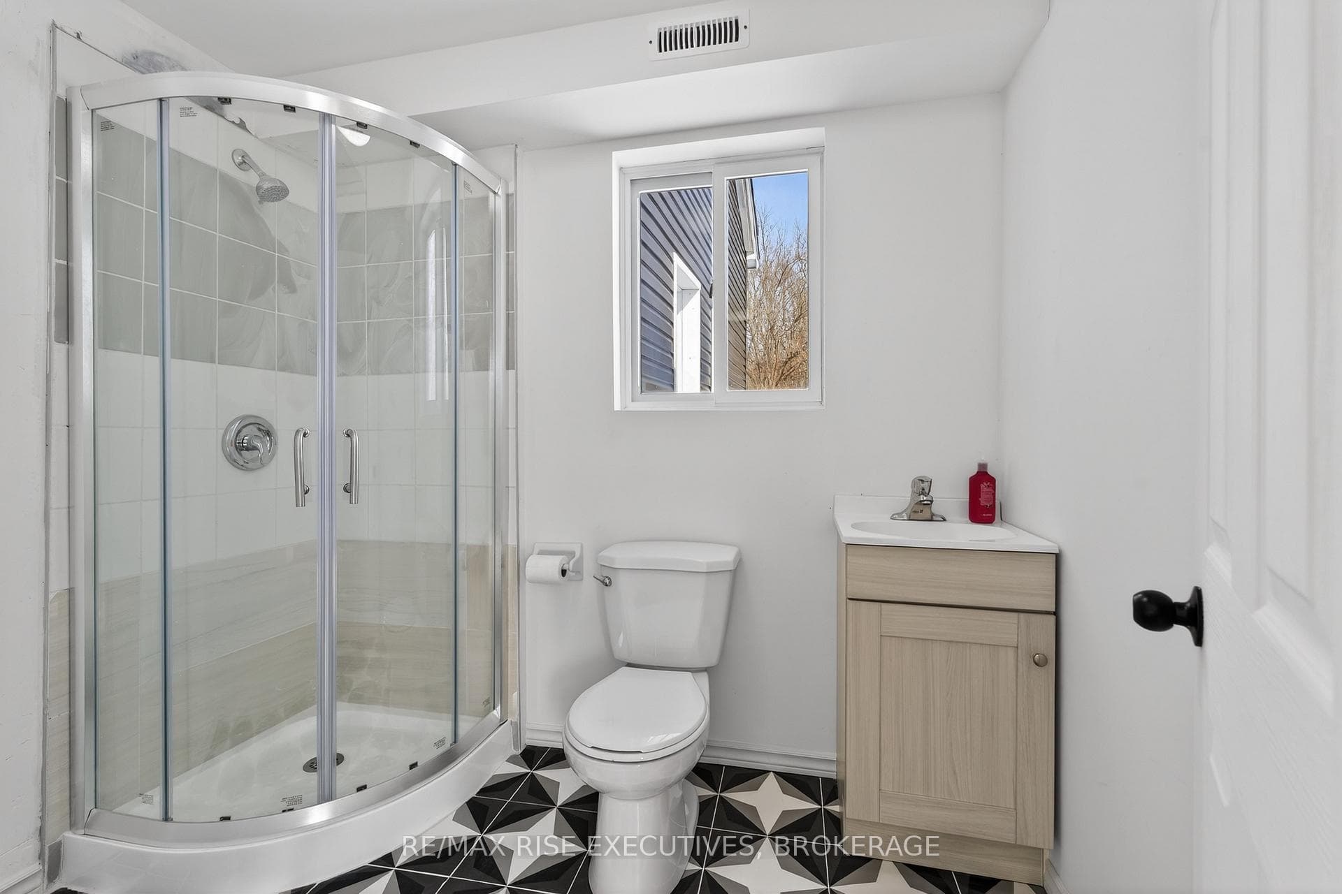 750 Moira Road photo 15