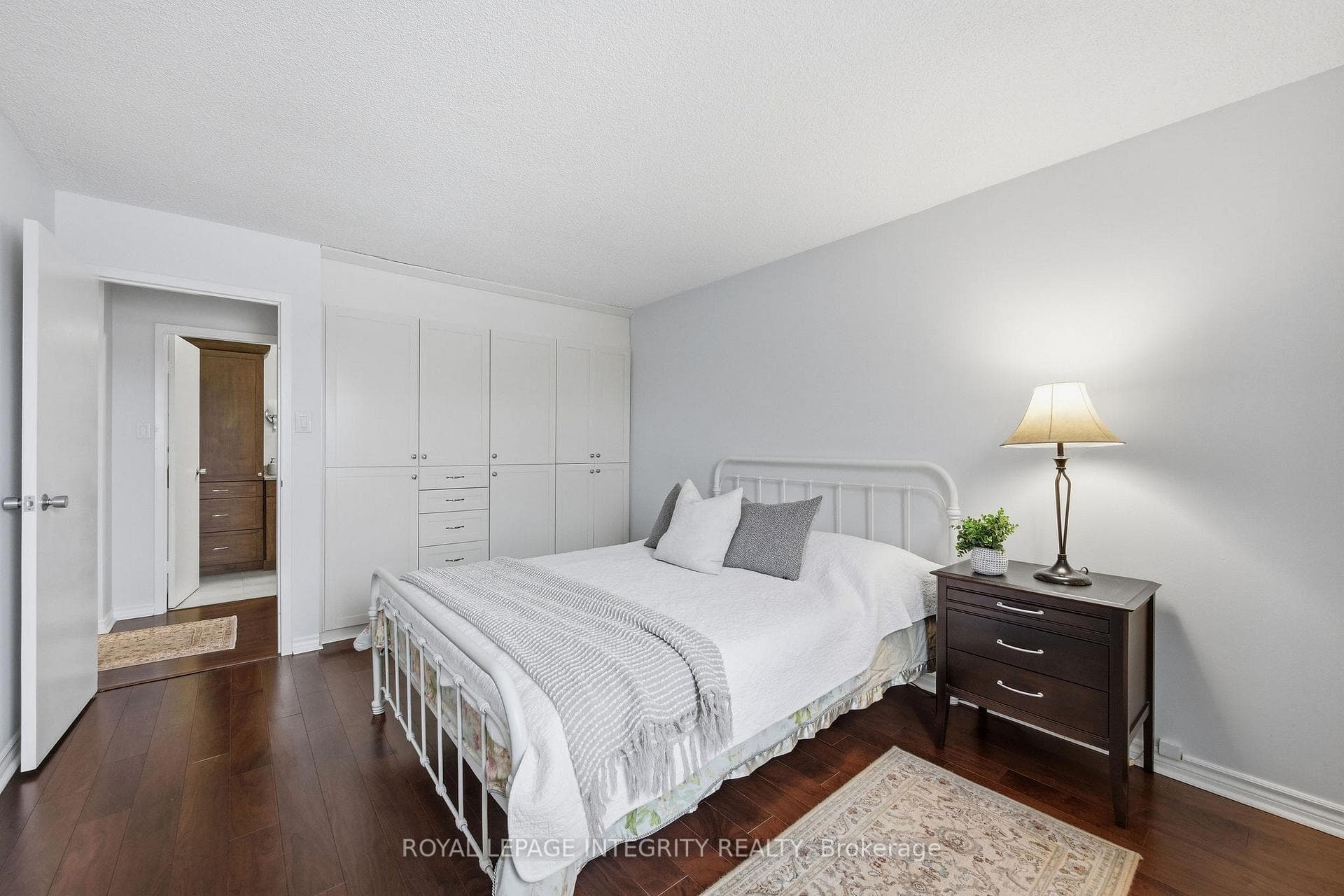 2951 Riverside Drive Unit 305 photo 35