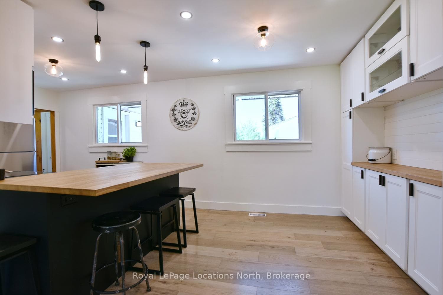 56 BATTEAUX Road photo 20