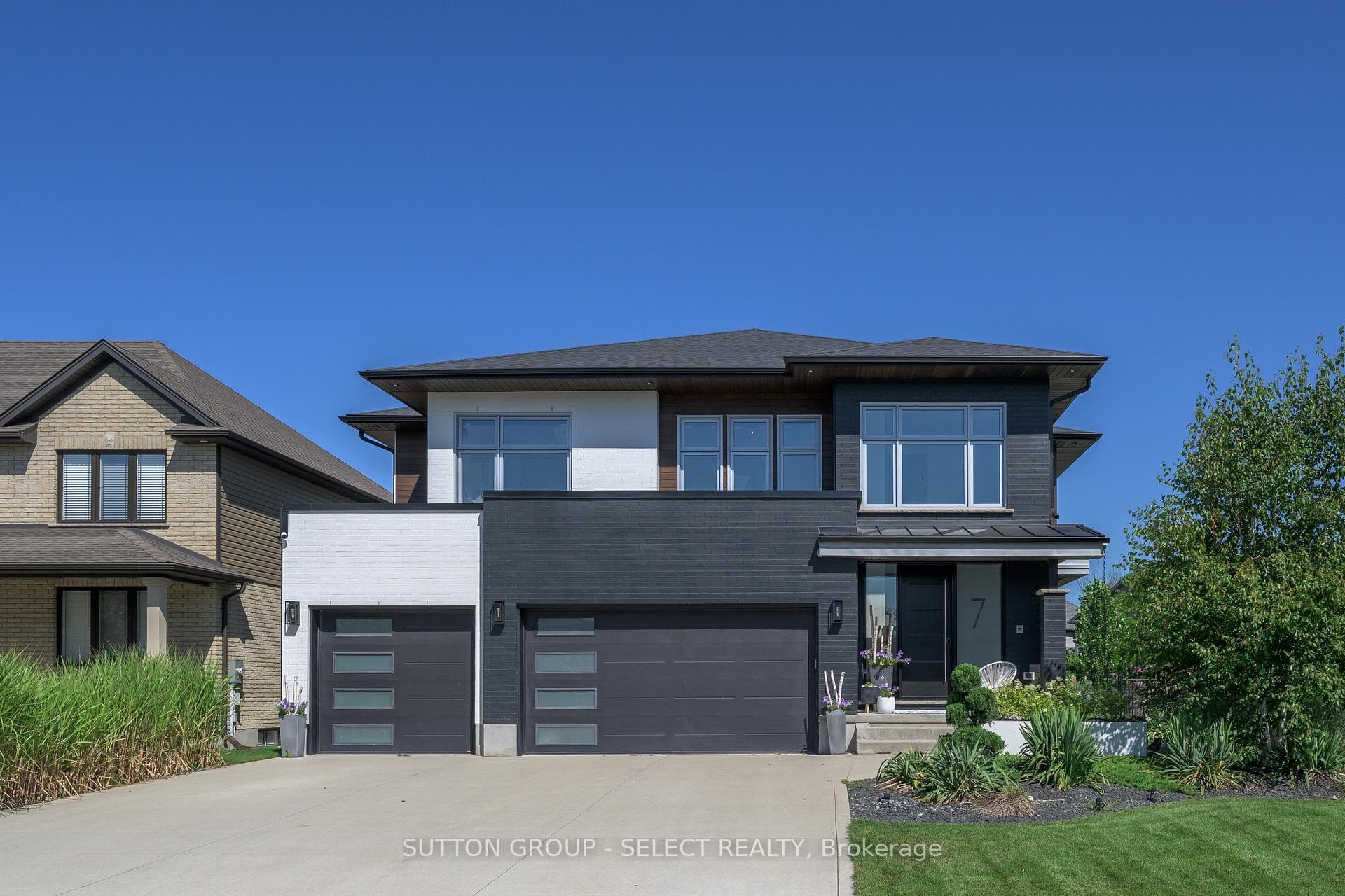 7 Valleyview Crescent photo 1