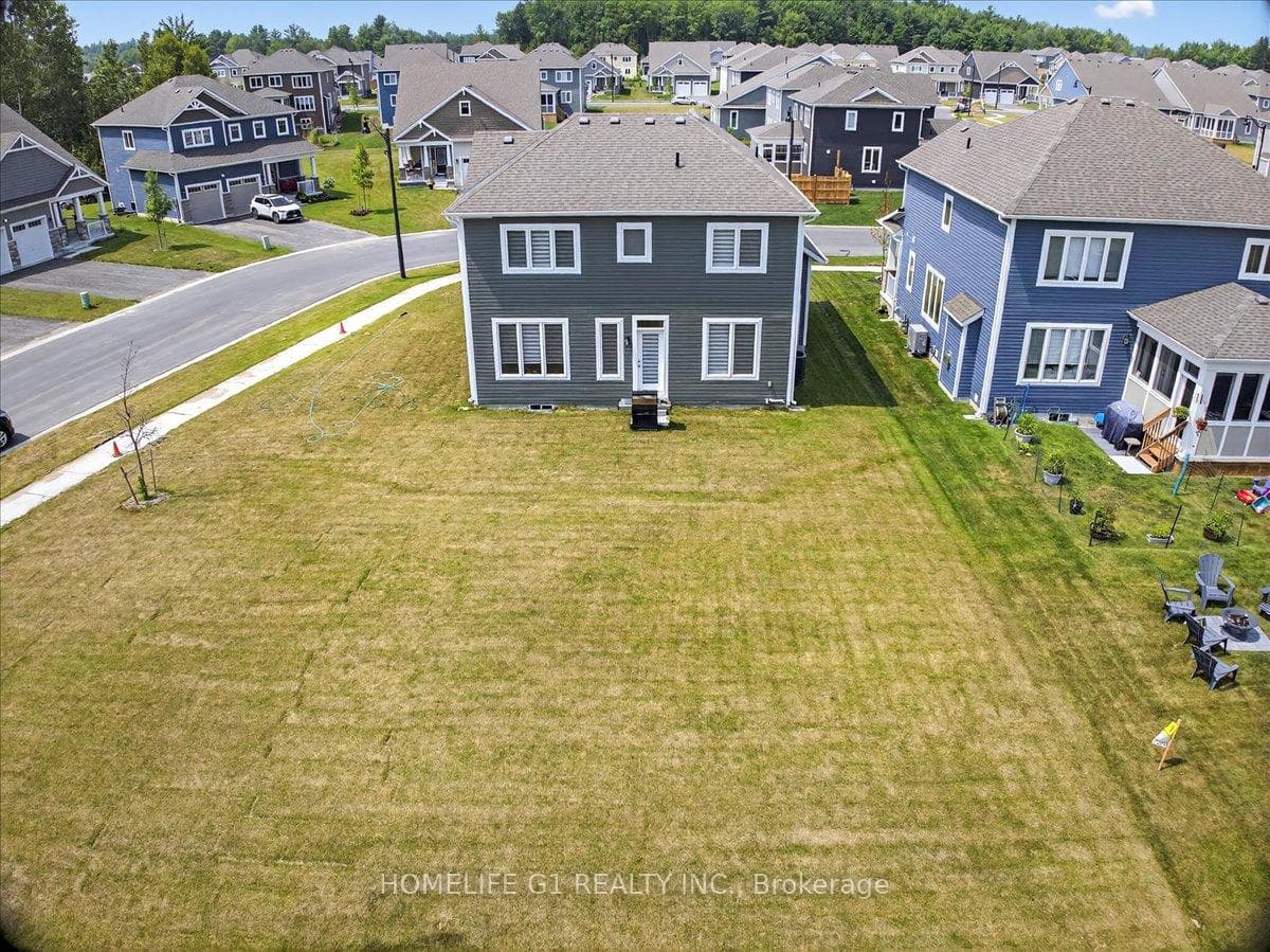 5 Dyer Crescent photo 6