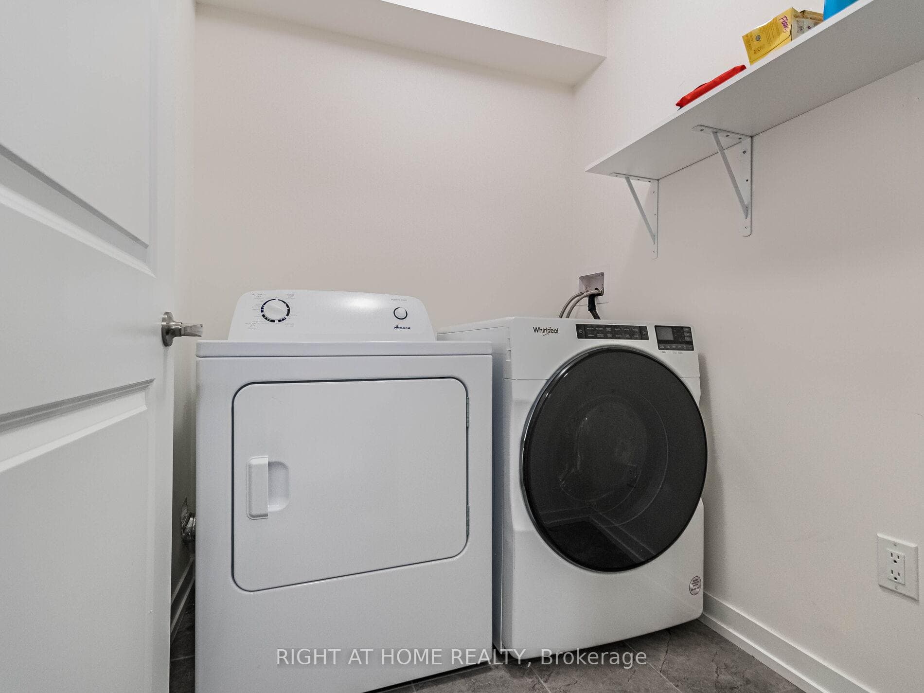 1544 Rose Way photo 38