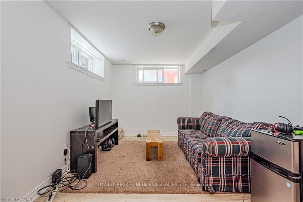 16 Speedvale Avenue photo 31