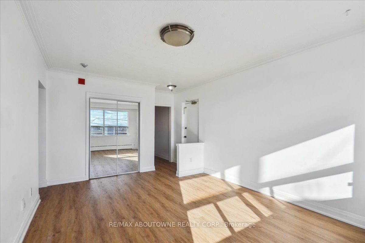 2 Wesley Street Unit 6 photo 16