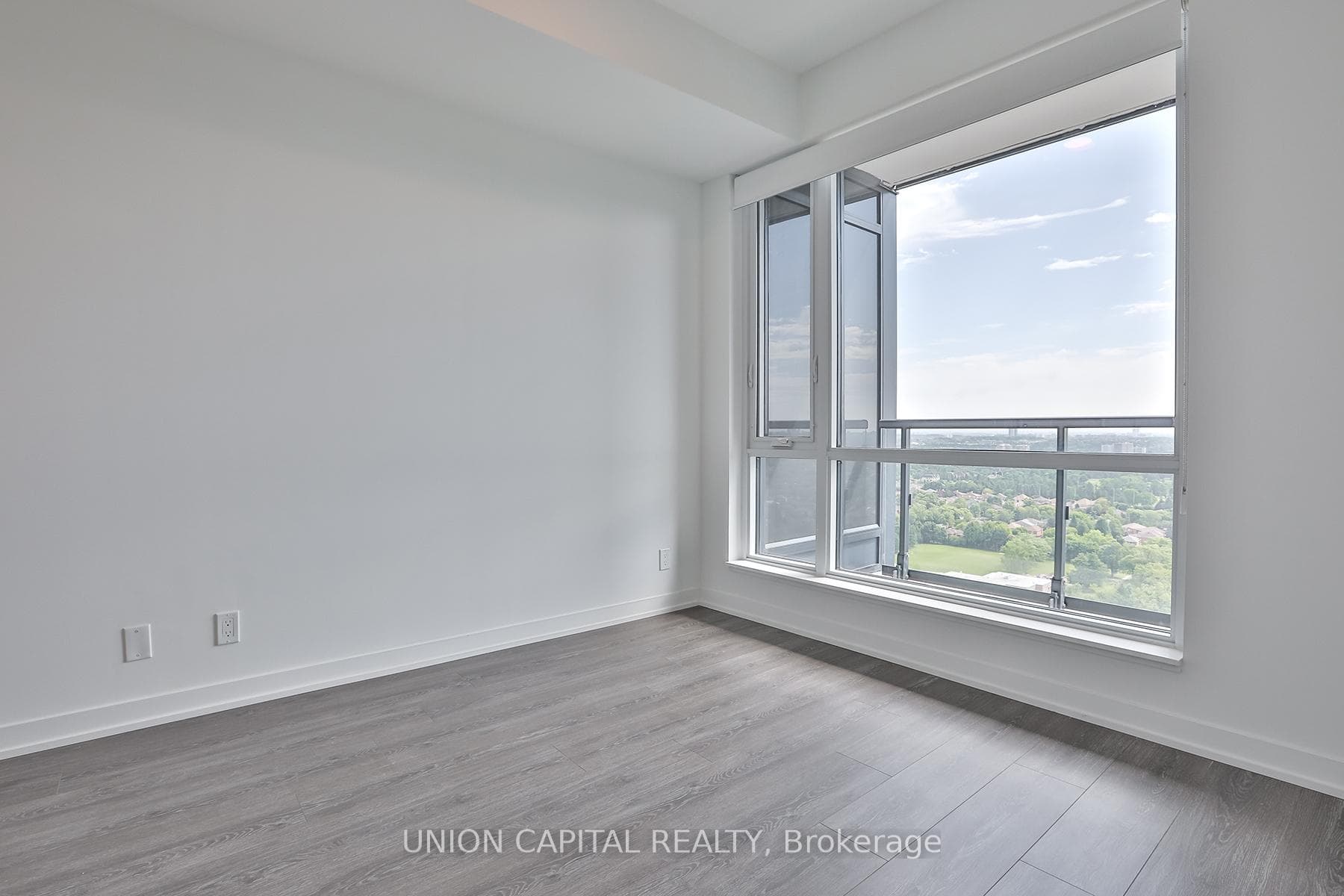 7950 Bathurst Street Unit 2407 photo 9