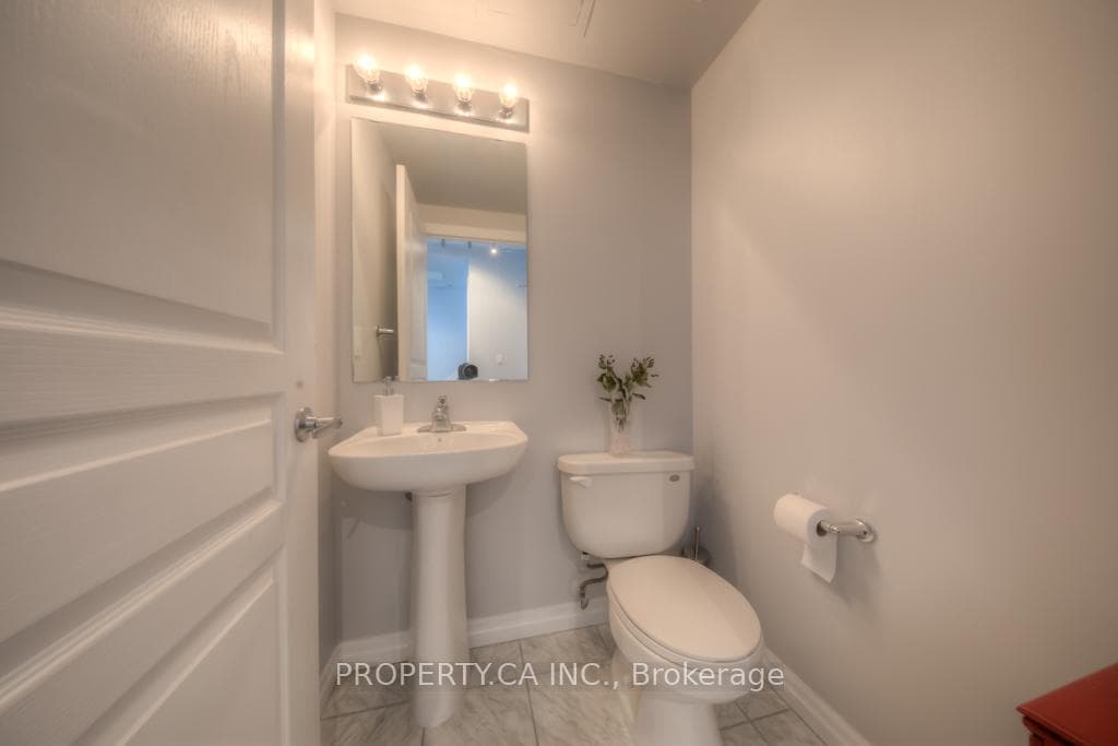3939 Duke Of York Boulevard Unit 903 photo 20
