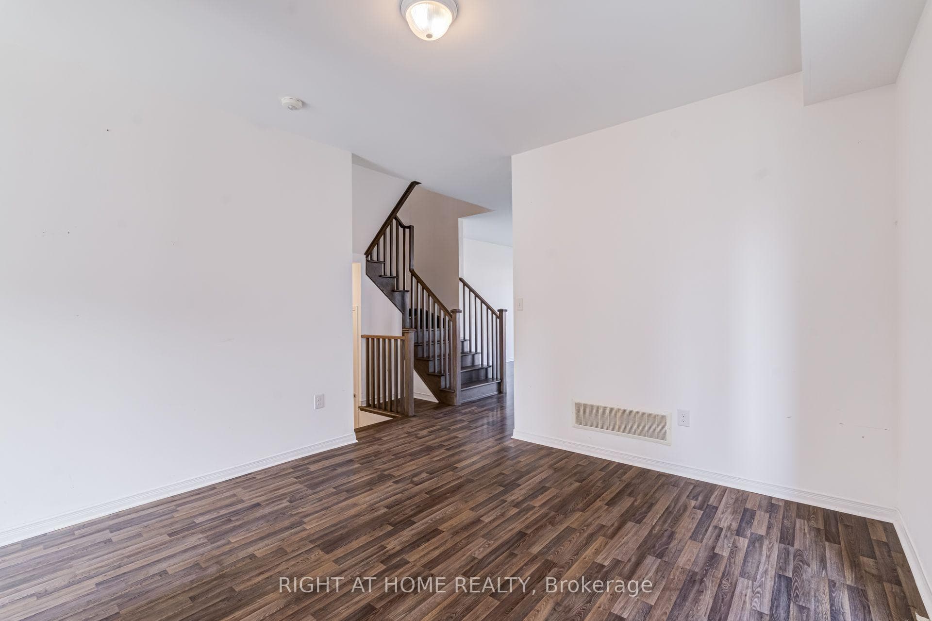 9 BAILEY Street photo 9