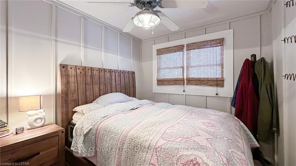 7670 EDWARD Lane photo 32