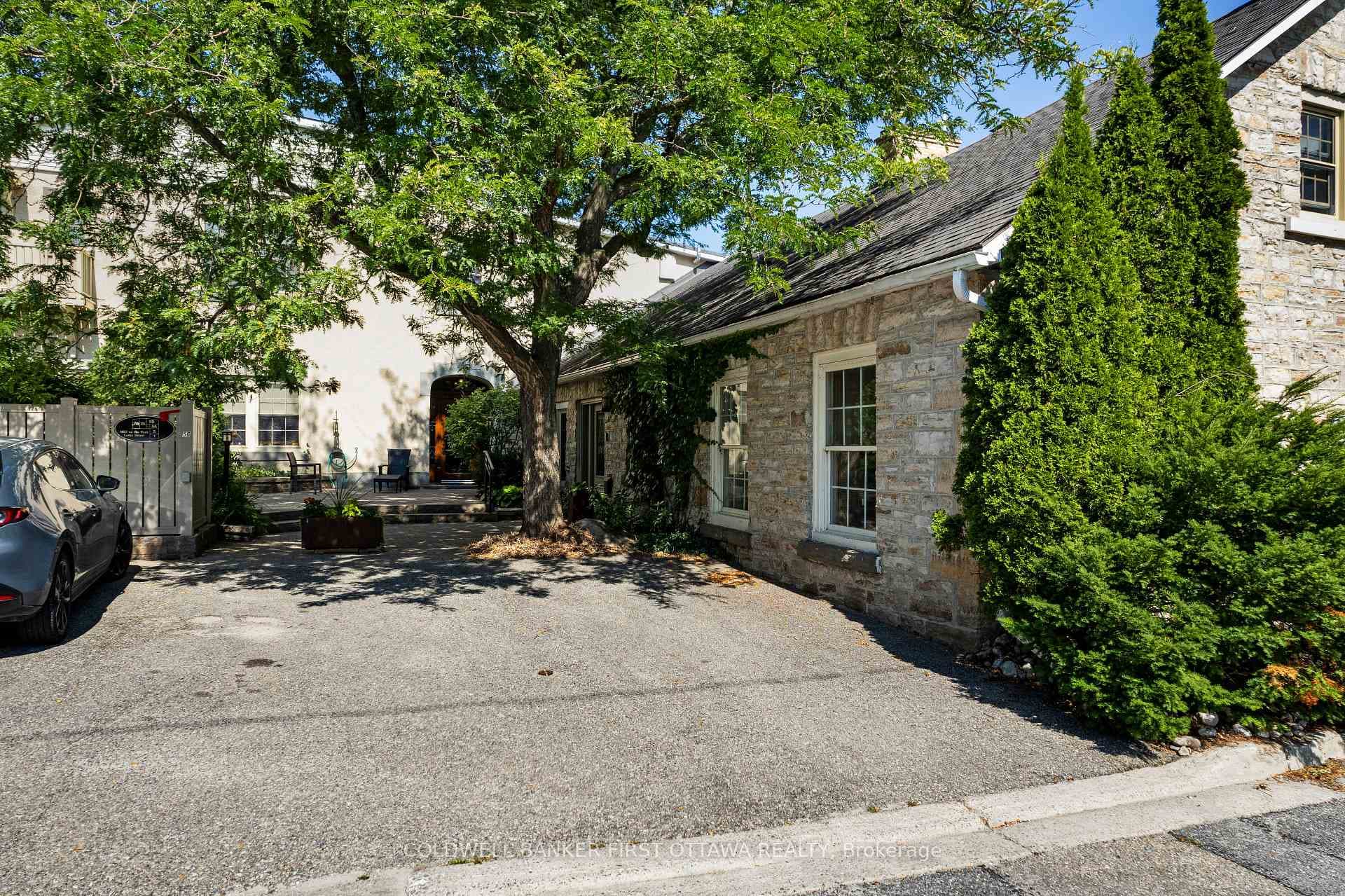 Mill On The Park courtyard for residents to enjoy