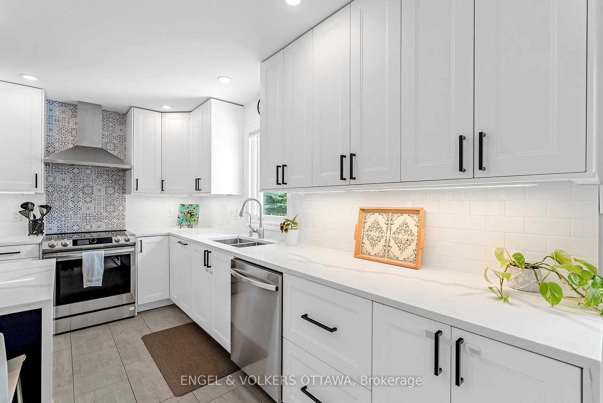6978 Aldergrove Way photo 14