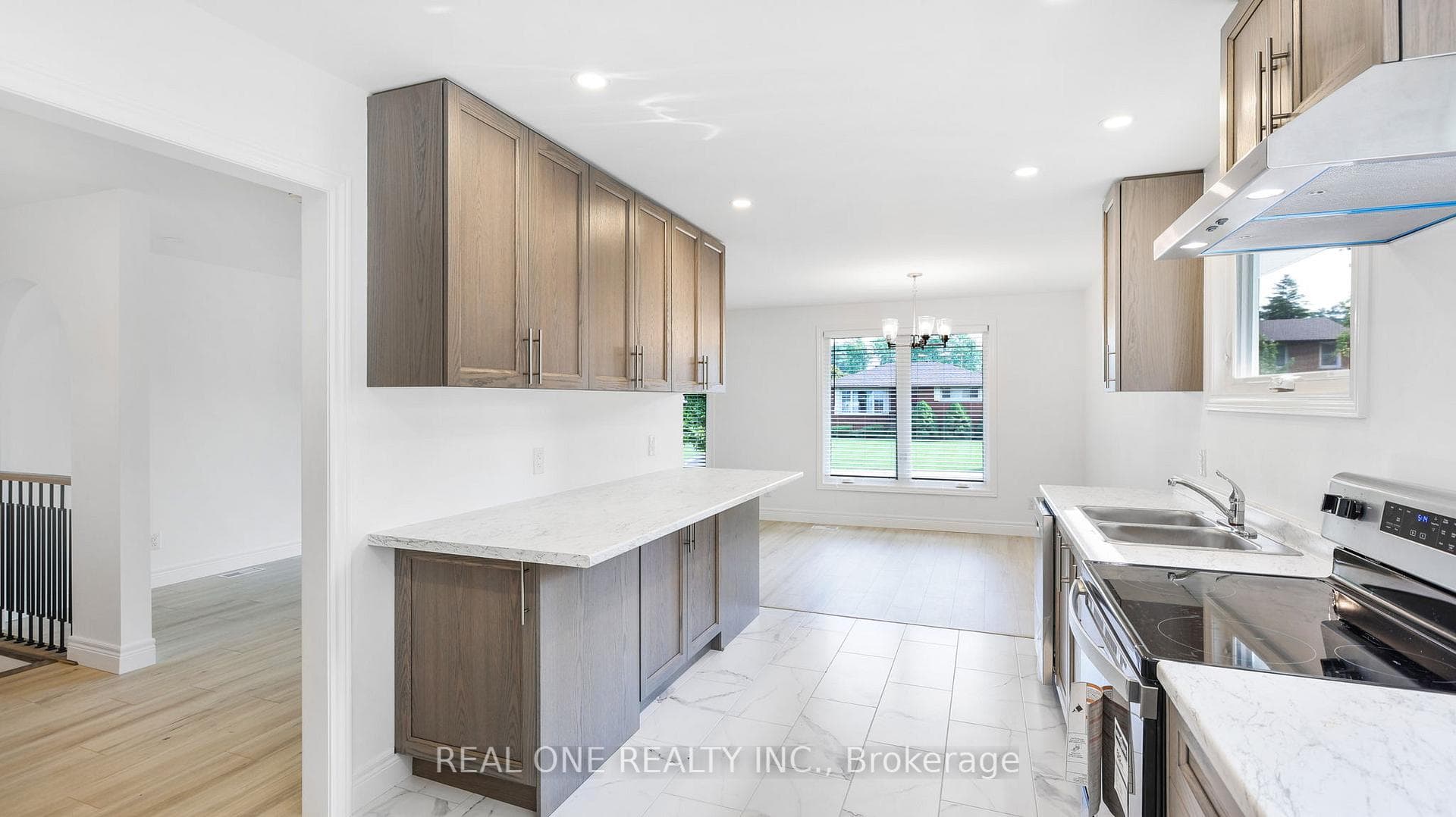 10 Bentley Place photo 11