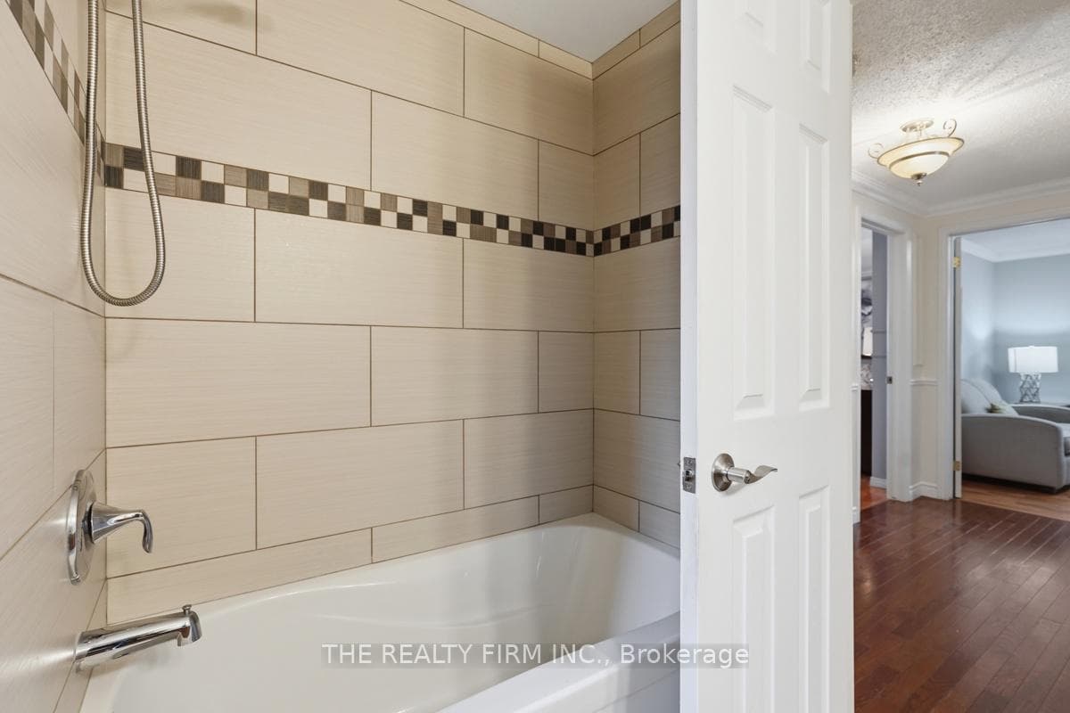 43 Clara Crescent photo 33