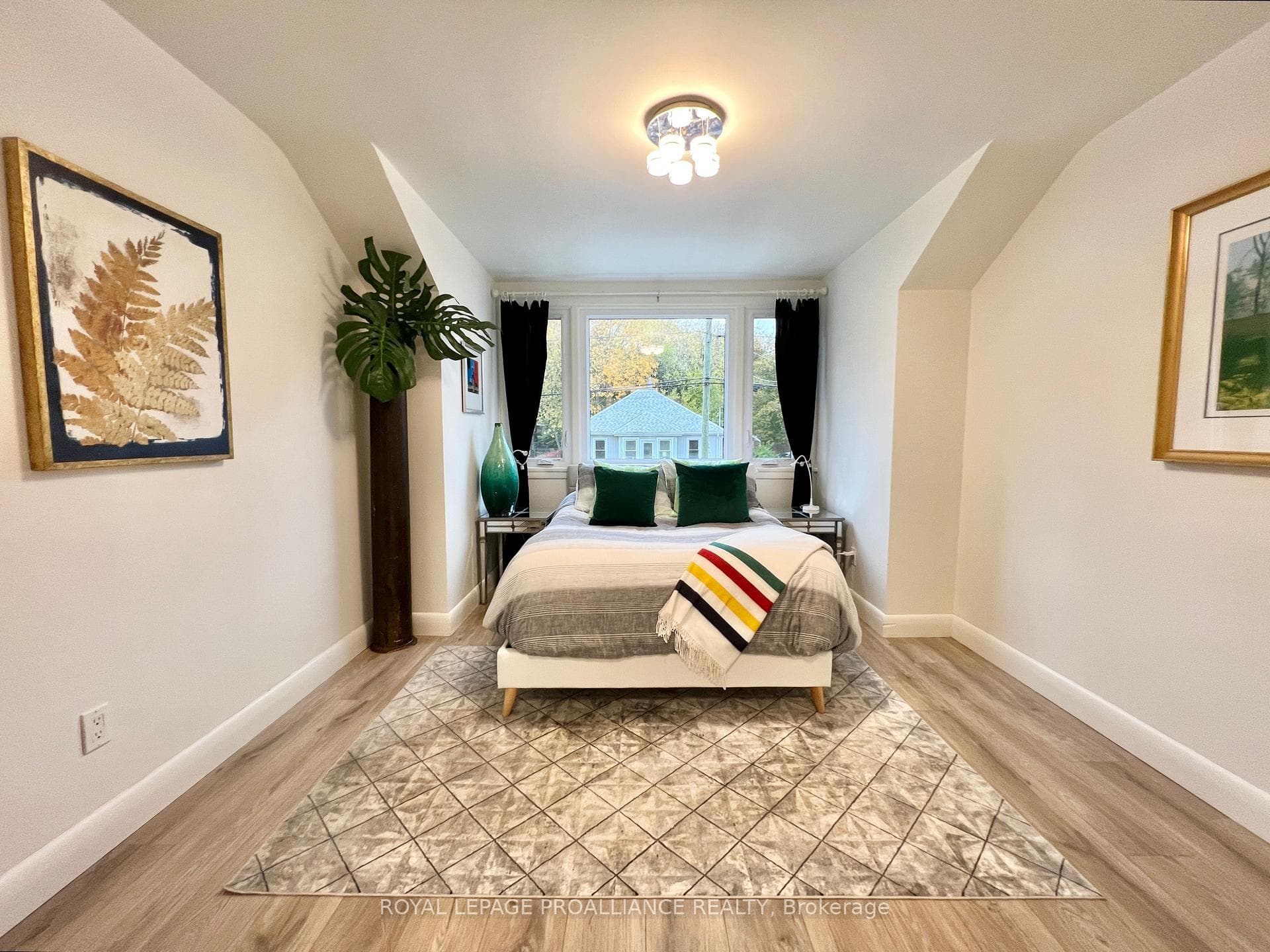 178 Burnham Street photo 18