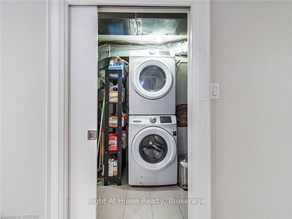 106 SIMPSON Avenue photo 31